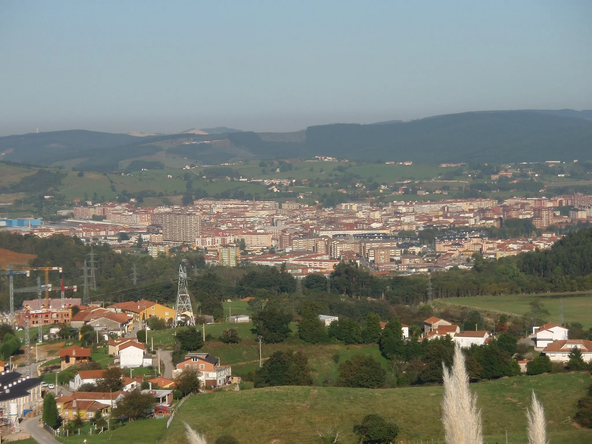 Photo showing: Vista de Torrelavega desde el Parque Empresarial Besaya