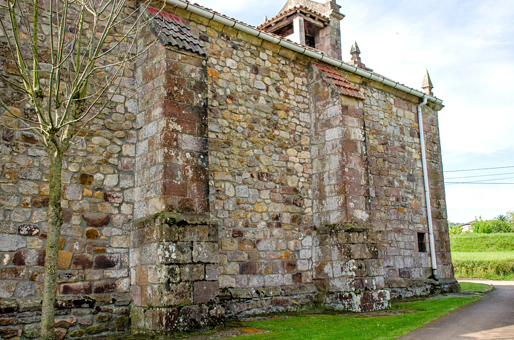 Photo showing: Iglesia de San Martín (Zurita - Cantabria - España).