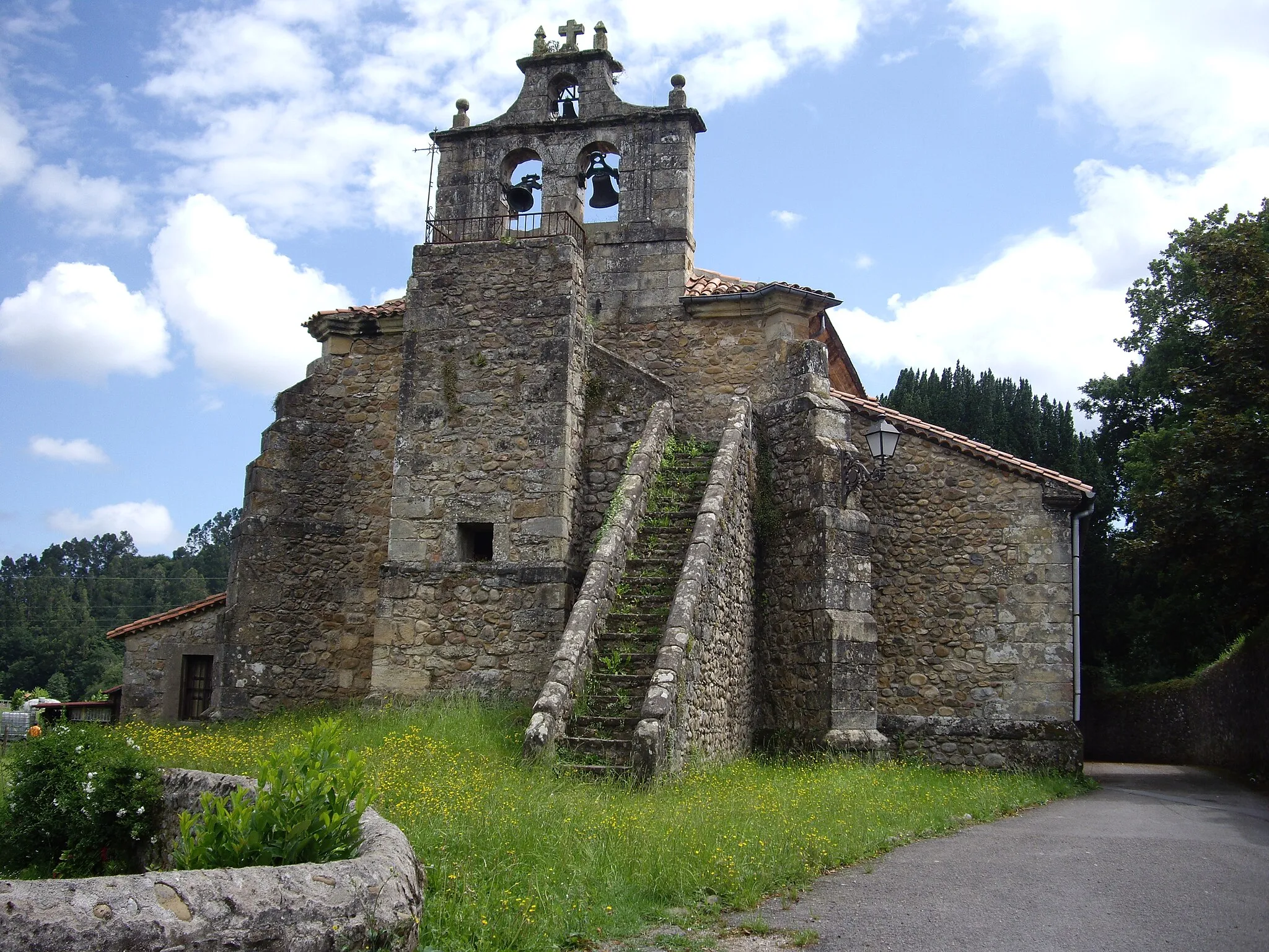 Photo showing: Church in Barcenaciones (Cantabria, Spain), dedicated to Saint John the Baptist. Last decades of the 17th century.