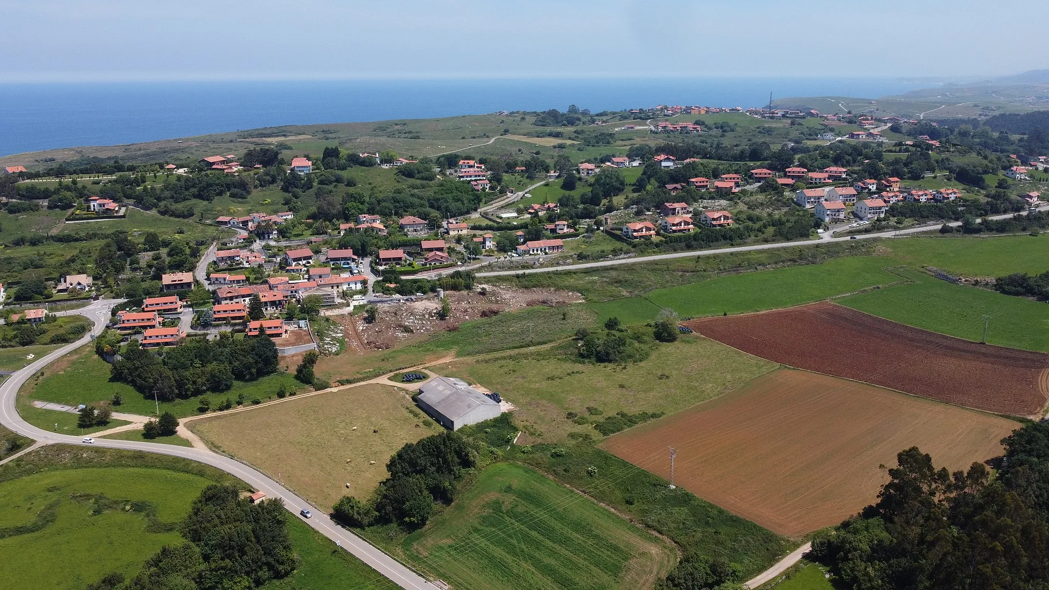 Photo showing: Vista panorámica caballera del núcleo de Sierra.