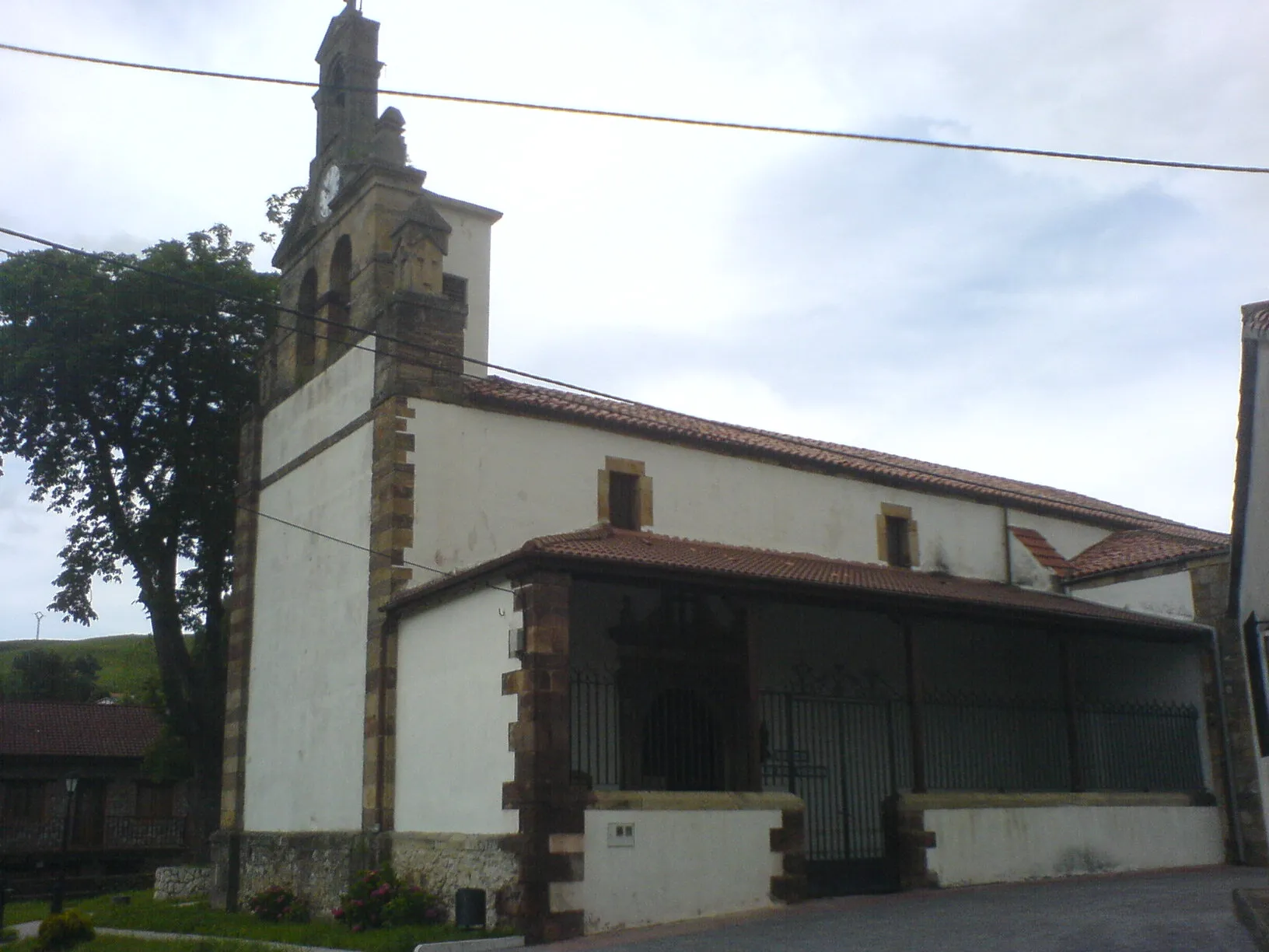 Photo showing: Iglesia de San Juan Bautista de Villanueva de Villaescusa, Villaescusa, Cantabria.