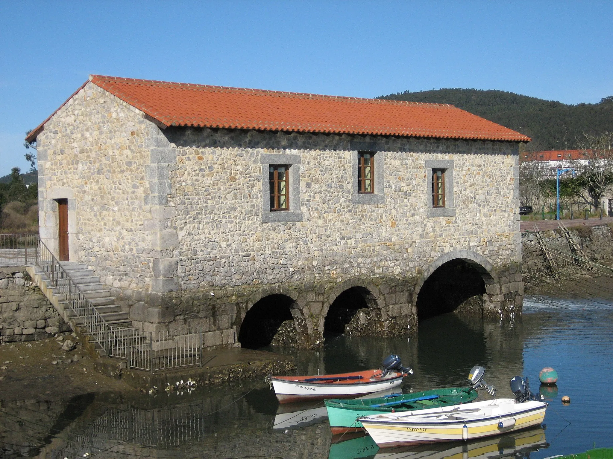 Photo showing: Mill in Argoños, Cantabria (Spain). It is located in the marshes of Santoña.