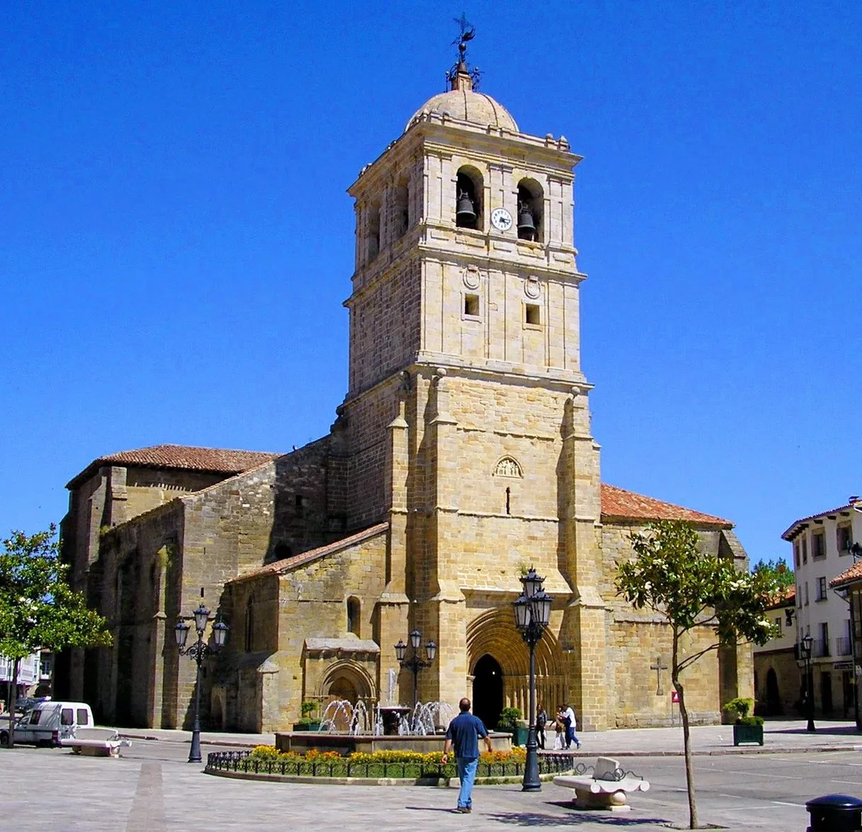 Photo showing: La Colegiata de San Miguel en Aguilar de Campoo