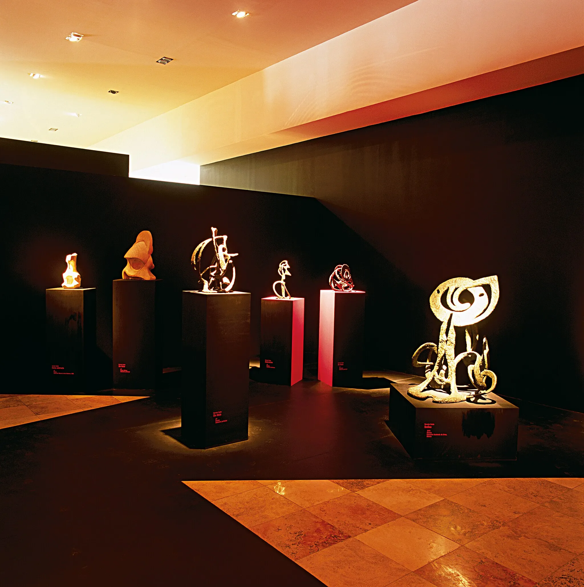 Photo showing: German Cueto exhibition at the Federico Silva Museum, in 2005