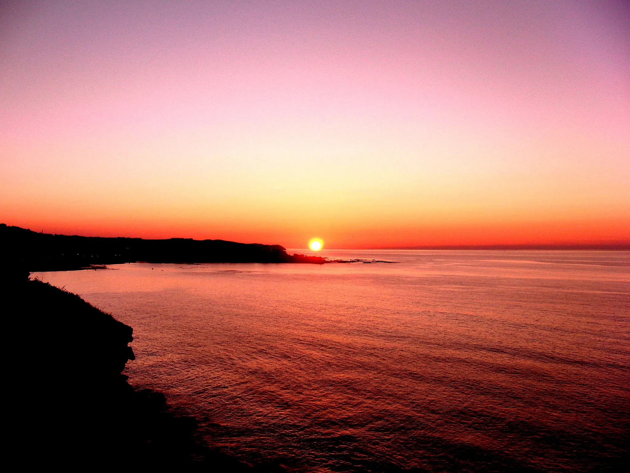 Photo showing: PUESTA DE SOL EN COMILLAS