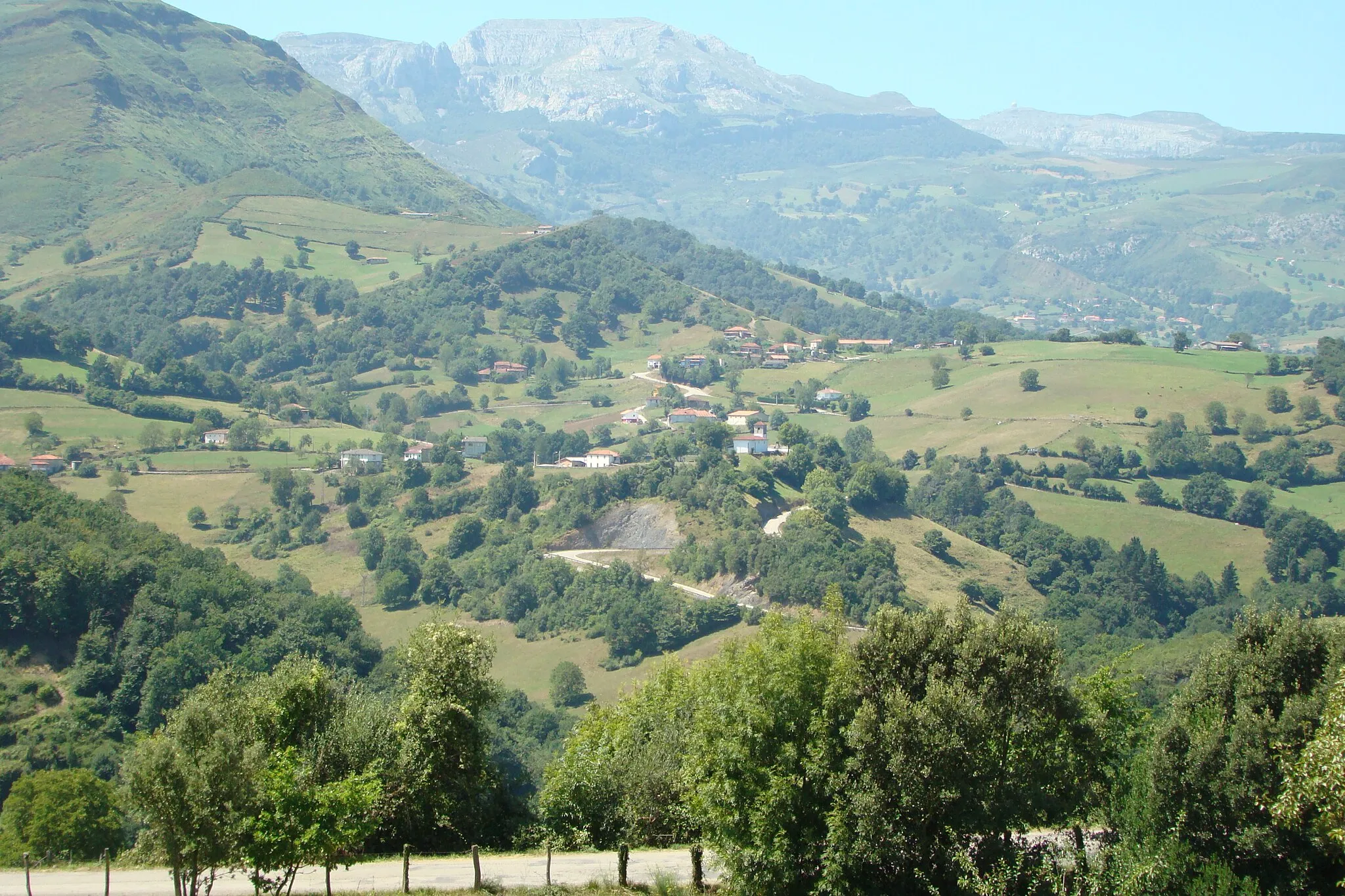 Photo showing: Vista de la zona central del valle de Soba