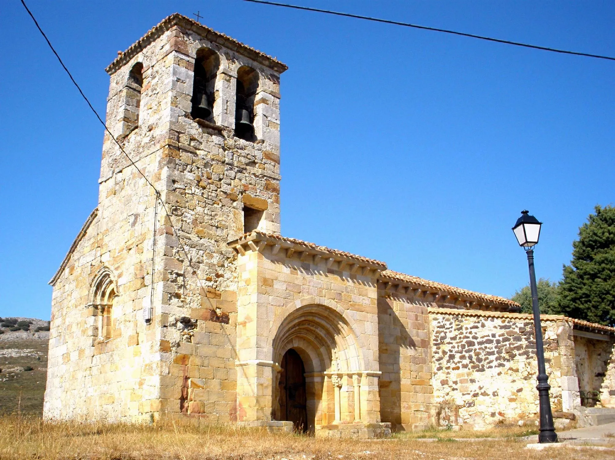 Photo showing: Iglesia parroquial de San Cosme y San Damián, en Basconcillos del Tozo (Burgos, Castilla y León, España)