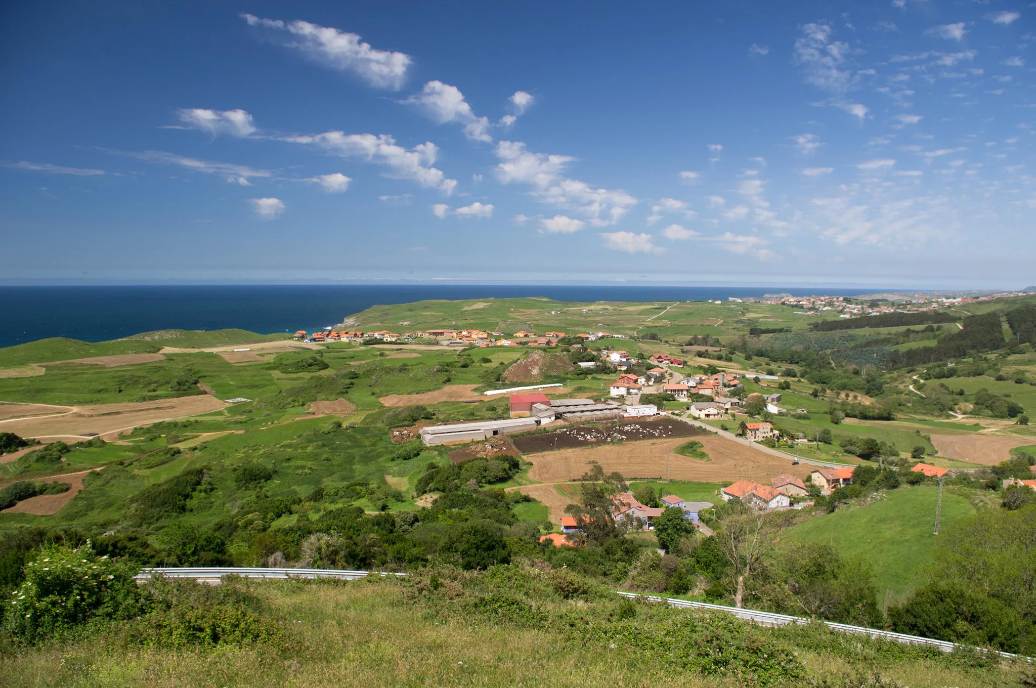 Photo showing: 500px provided description: Mirador de Ubiarco [#mar ,#paisaje ,#Cantabria ,#Ubiarco]