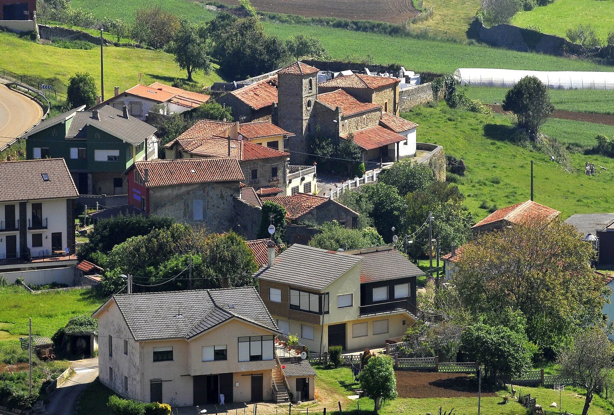 Photo showing: Village's centre. Ubiarco, Santillana del Mar, Cantabria, Spain