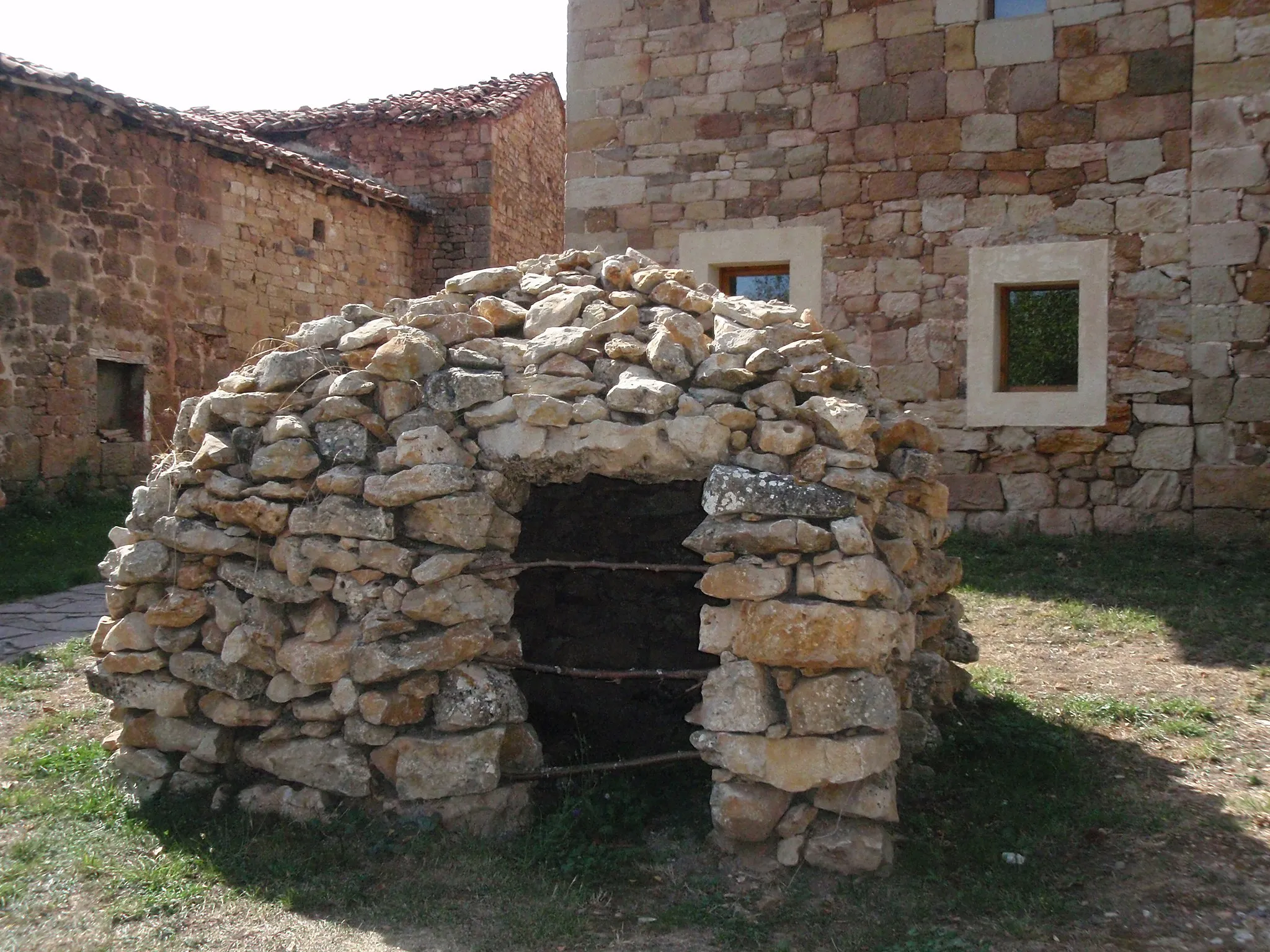 Photo showing: Cabaña de piedra en seco en Puente del Valle, Valderredible (Cantabria).