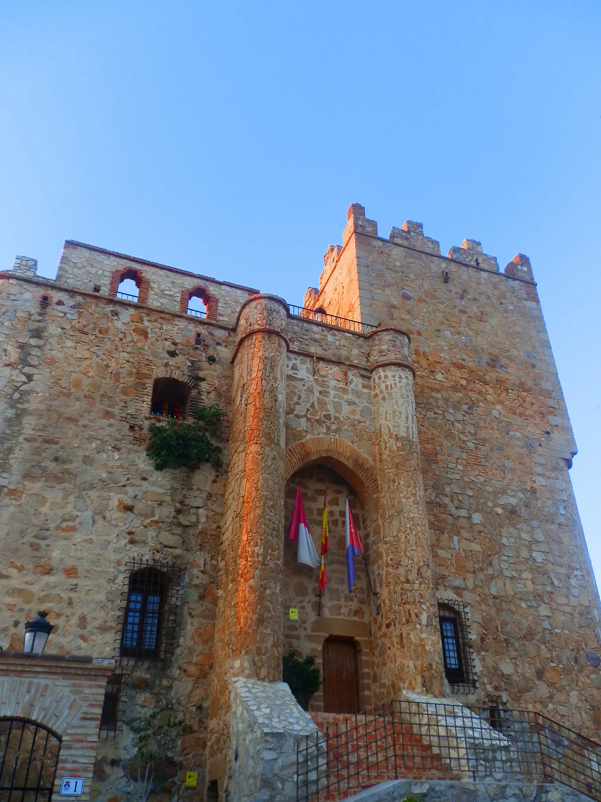 Photo showing: Se podrá encontrar en el corazón del pequeño pueblo de Manzaneque en la provincia de Toledo.