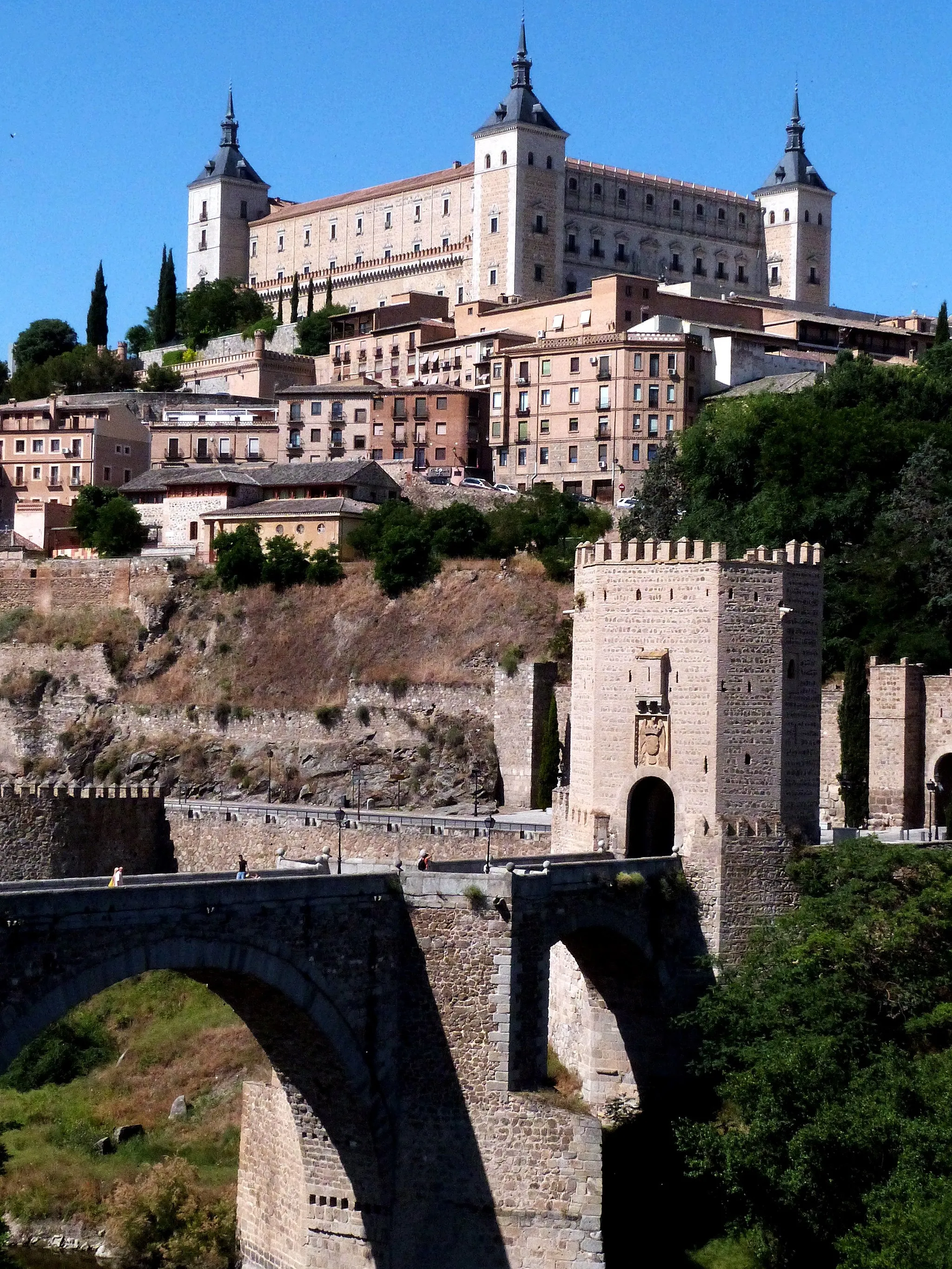 Photo showing: Ansicht von Toledo über Tajo: Alcazar, Brücke von Alcantara