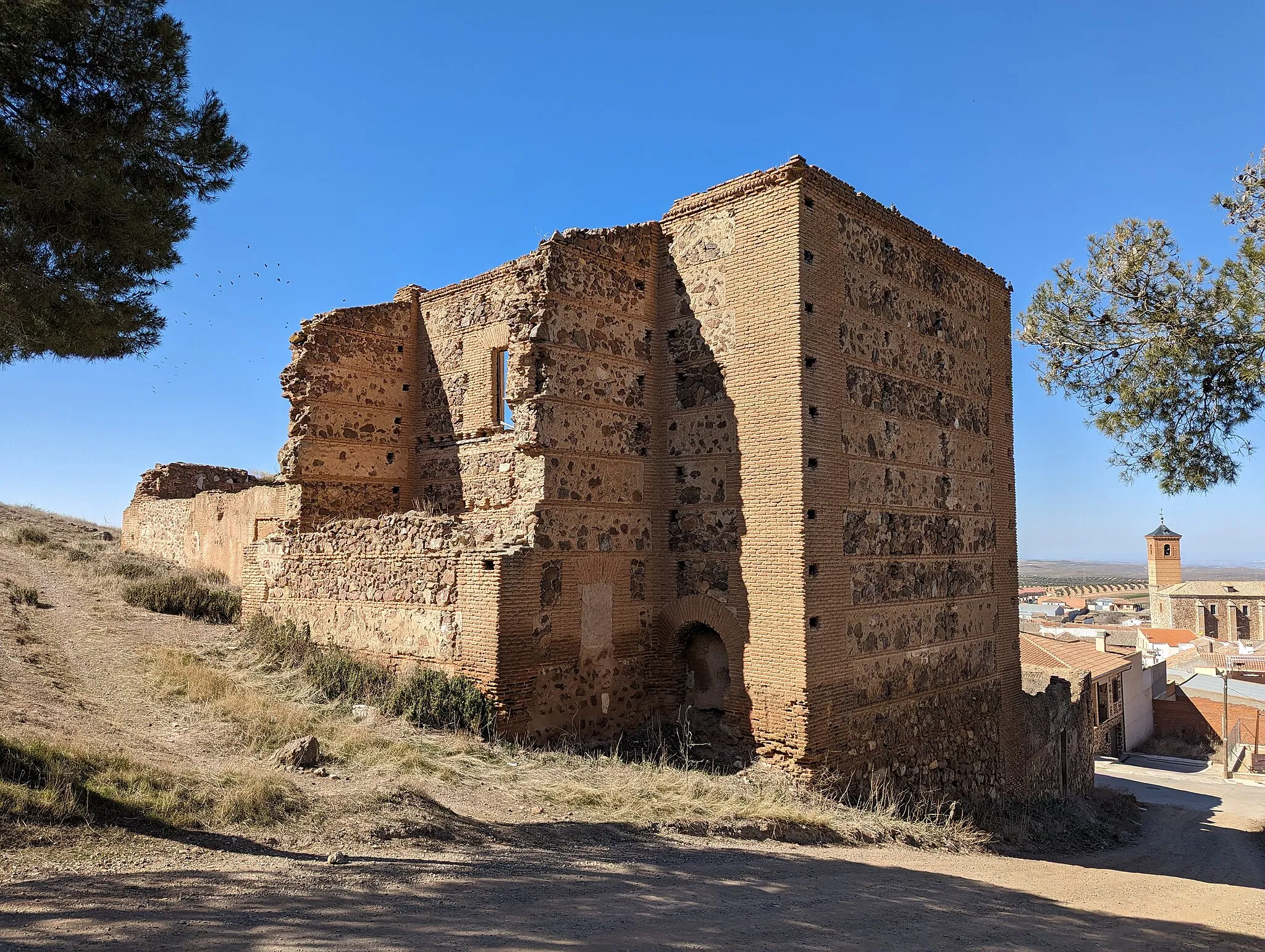 Photo showing: Antigua iglesia de Almonacid de Toledo (Toledo, España).