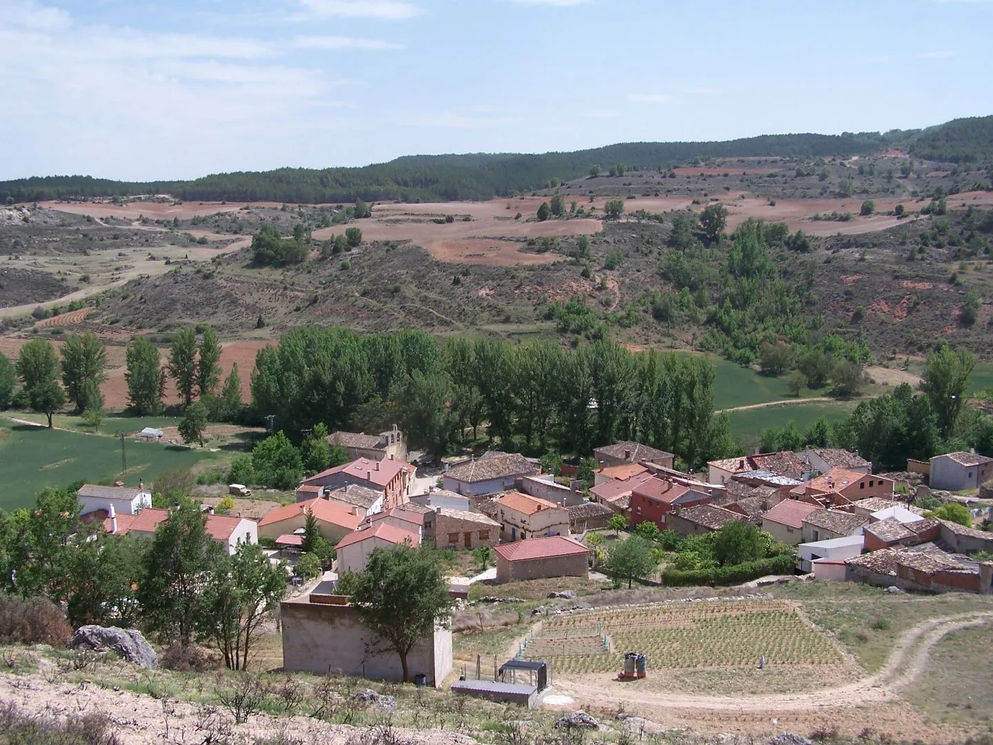 Photo showing: Barriopedro desde una colina