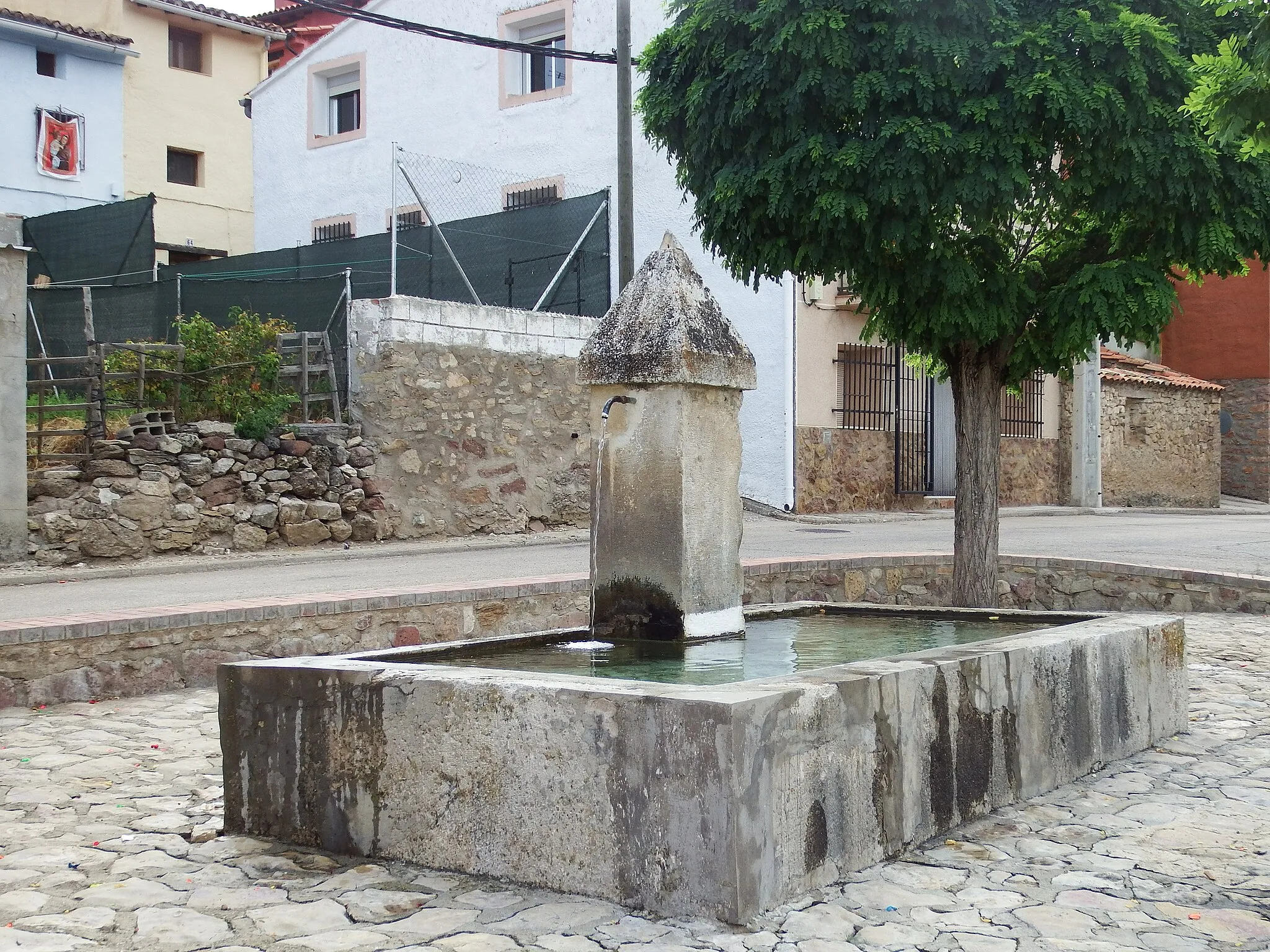 Photo showing: Fuente en Beamud