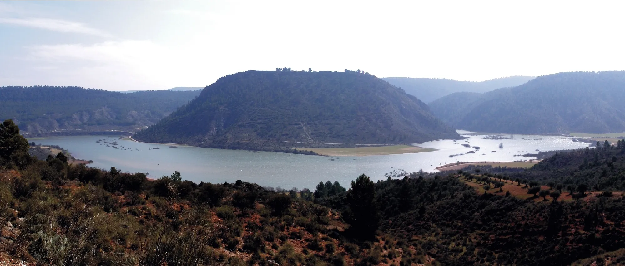 Photo showing: Cabeza Moya y Embalse de Contreras en Enguídanos (Cuenca)