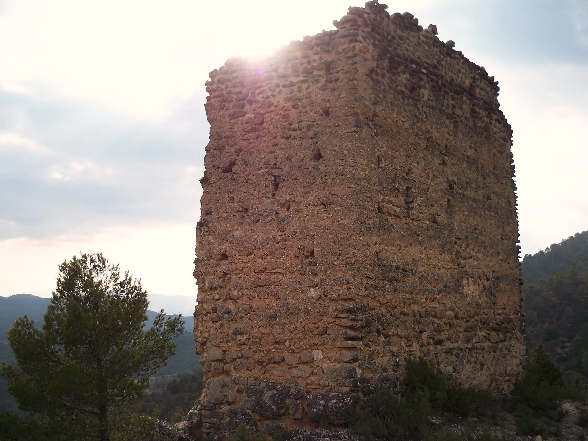 Photo showing: Fotografía de la atalaya de Torre - Pedro (Molinicos - Albacete).