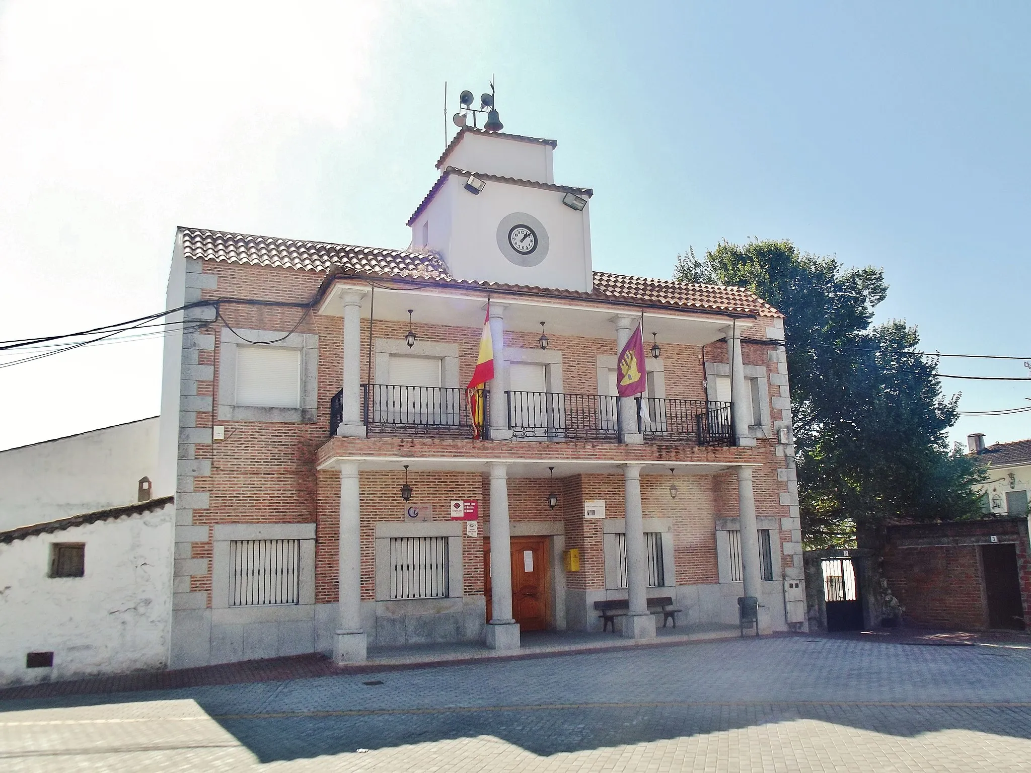 Photo showing: Casa consistorial de Montesclaros