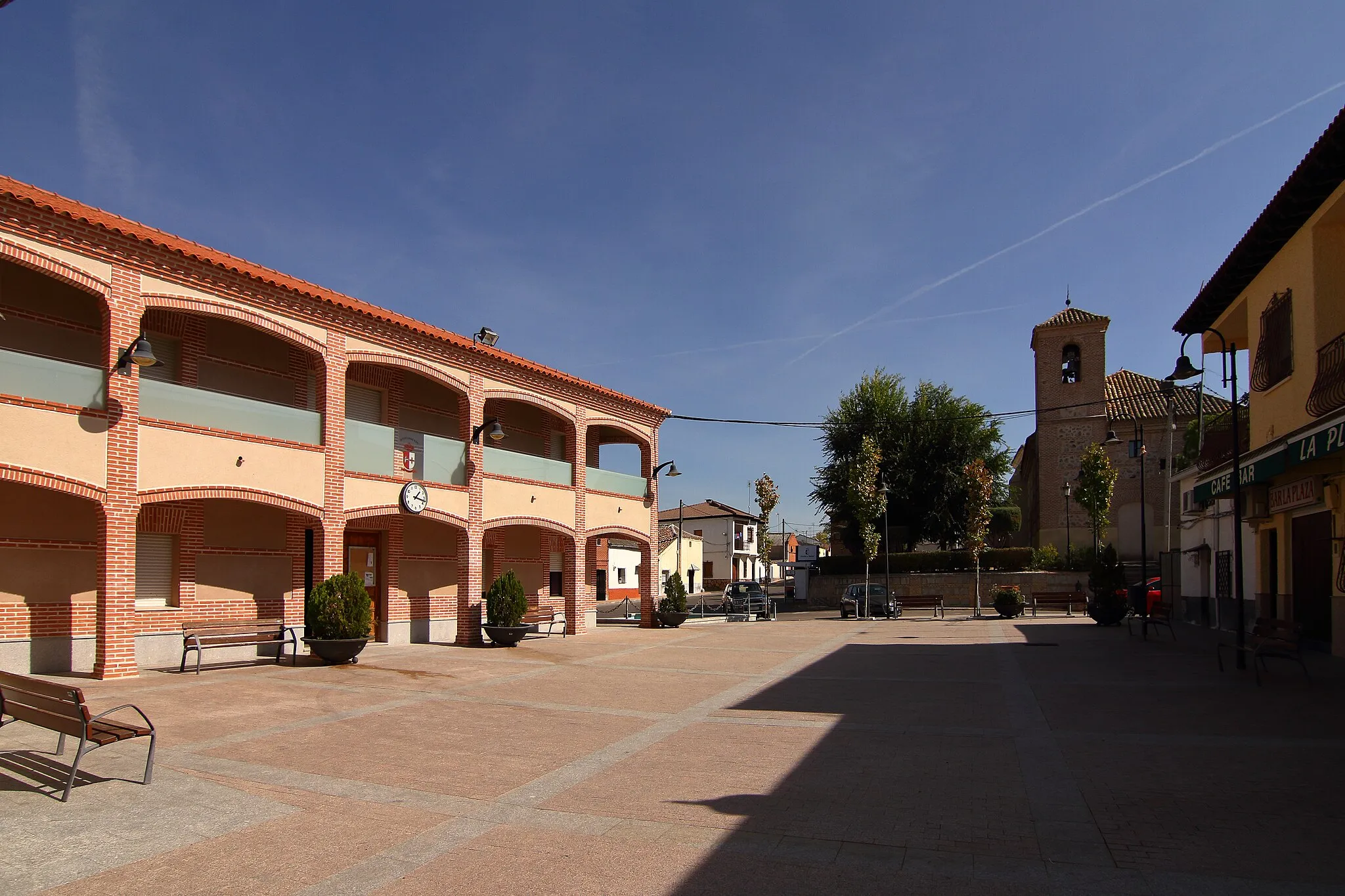 Photo showing: Plaza de la Constitución, Ayuntamiento e Iglesia
