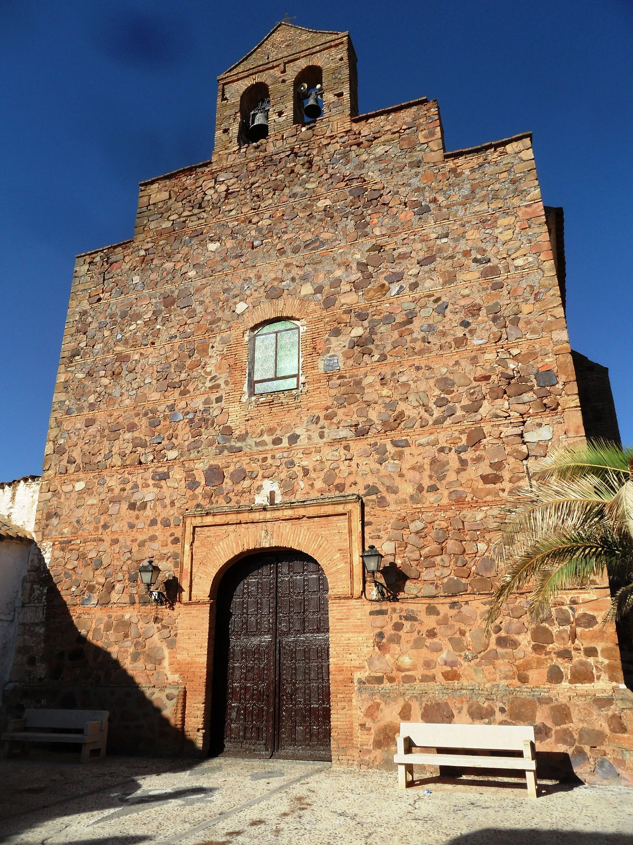 Photo showing: Portada de la iglesia de San Bartolomé de Valenzuela de Calatrava.