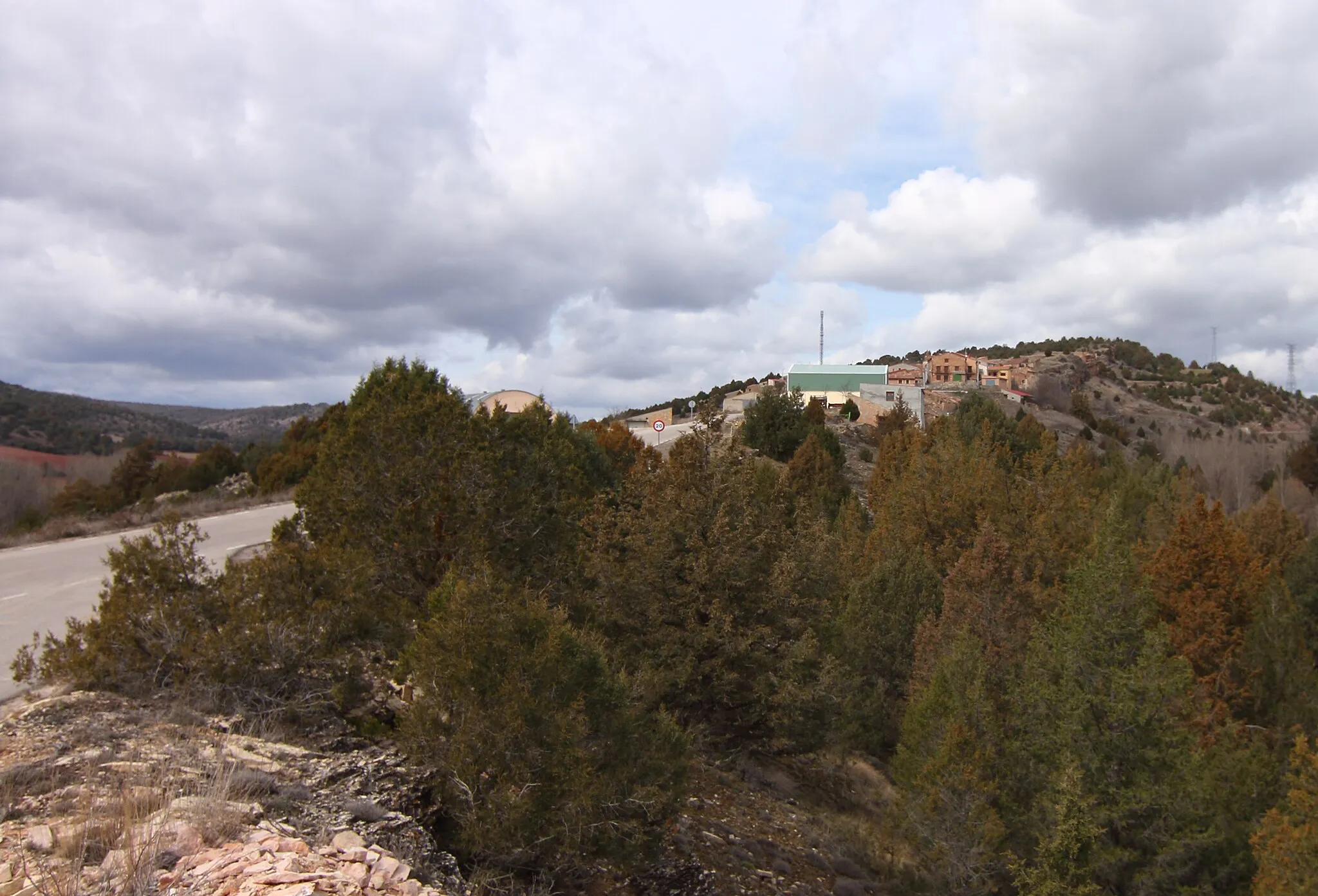 Photo showing: Canales de Molina, vista de la población desde la carretera de acceso