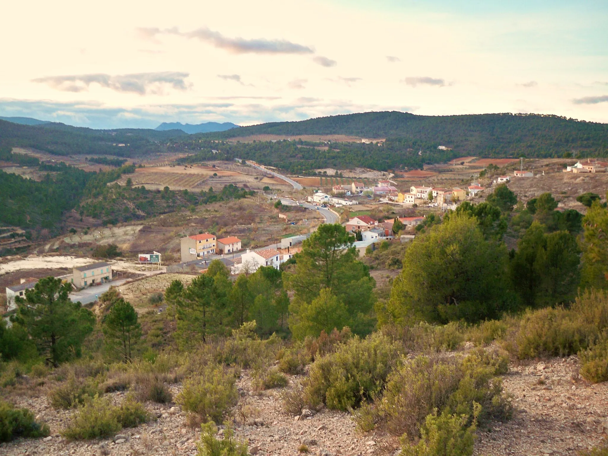 Photo showing: Fotografía panorámica de la aldea de Fuente - Higuera (Molinicos - Albacete)