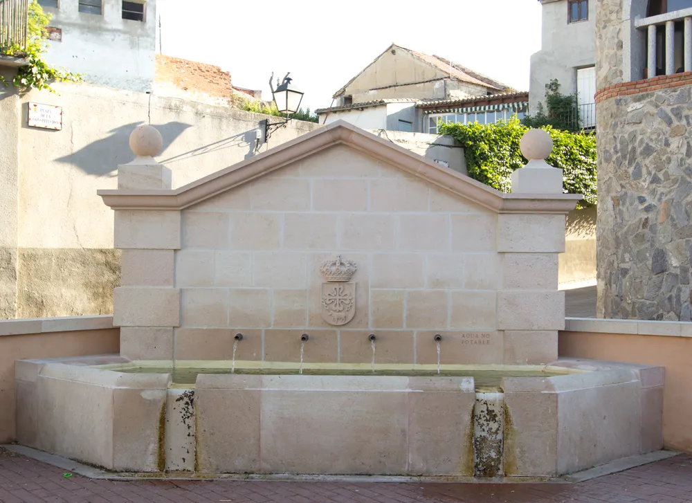 Photo showing: Fuente de la Plaza de la Constitución en Borox