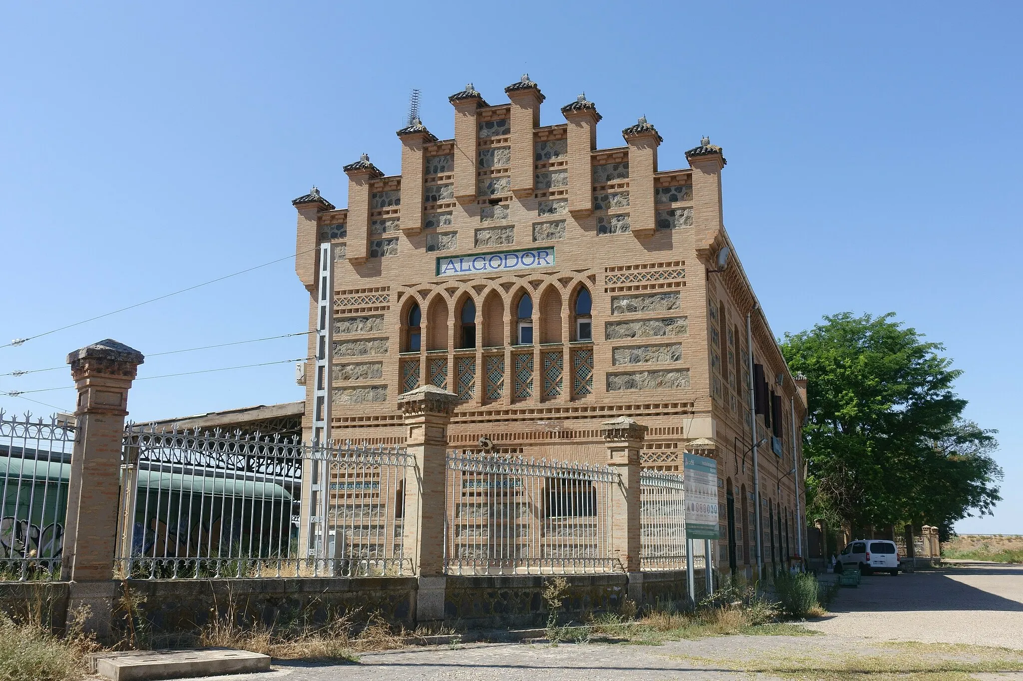 Photo showing: Estación de ferrocarril de Algodor (Madrid, España).