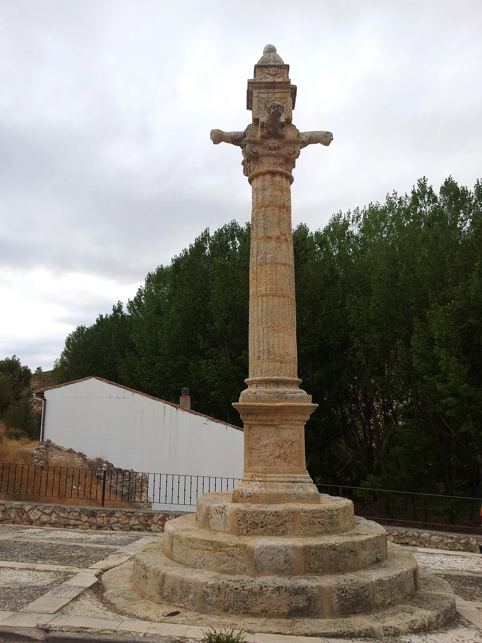 Photo showing: Rollo-picota de Moratilla de los Meleros