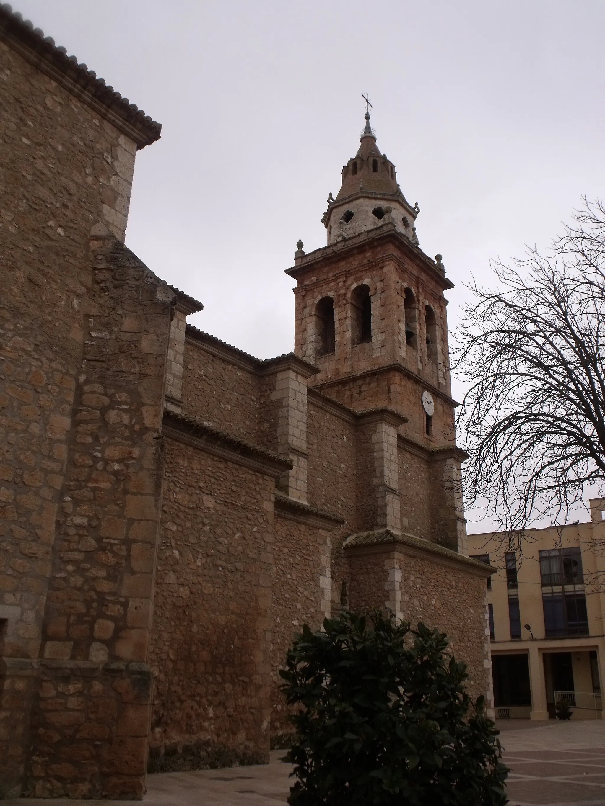 Photo showing: Exterior de la iglesia parroquial de Casas Ibáñez