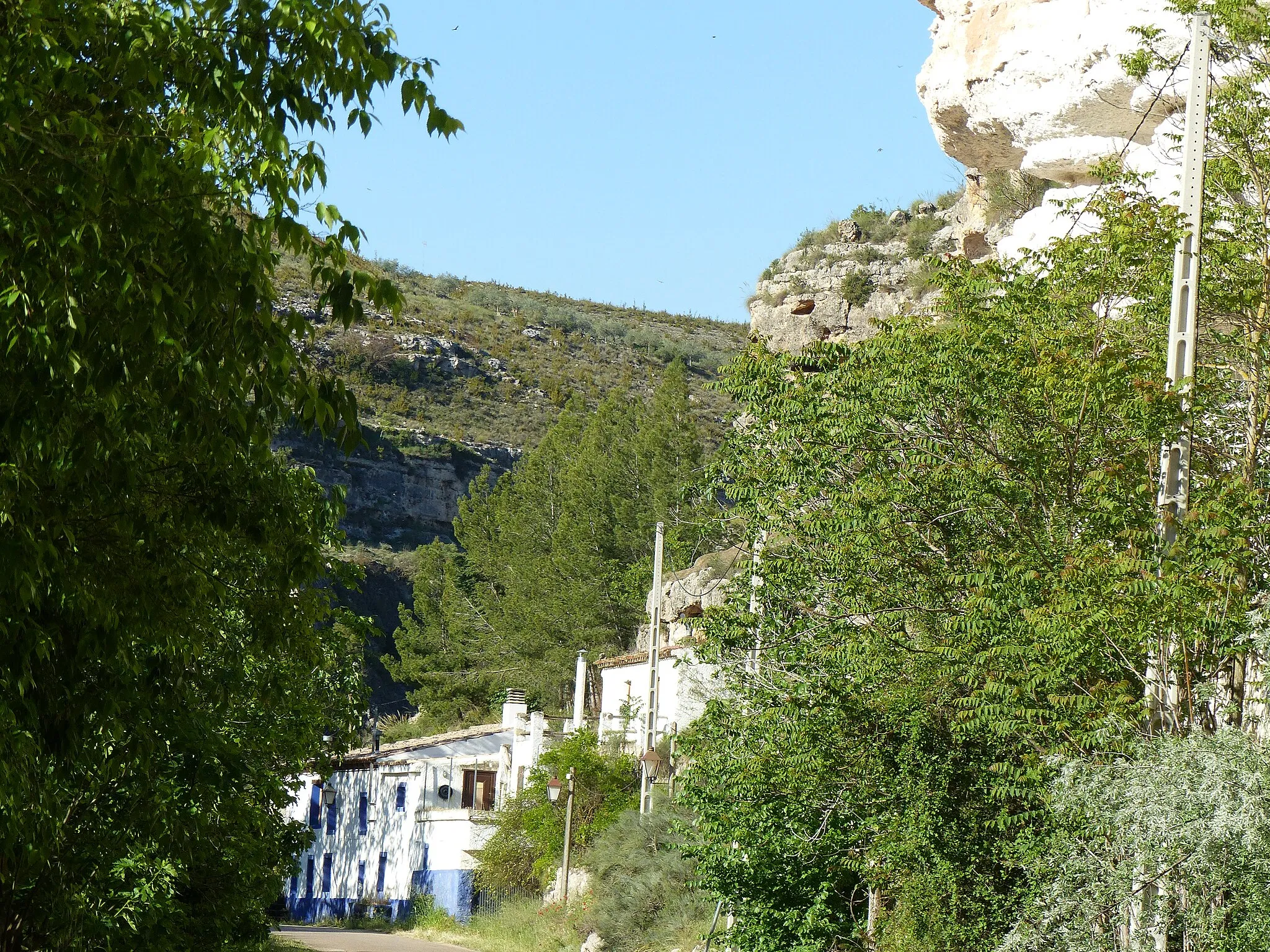 Photo showing: localidades junto a la carretera