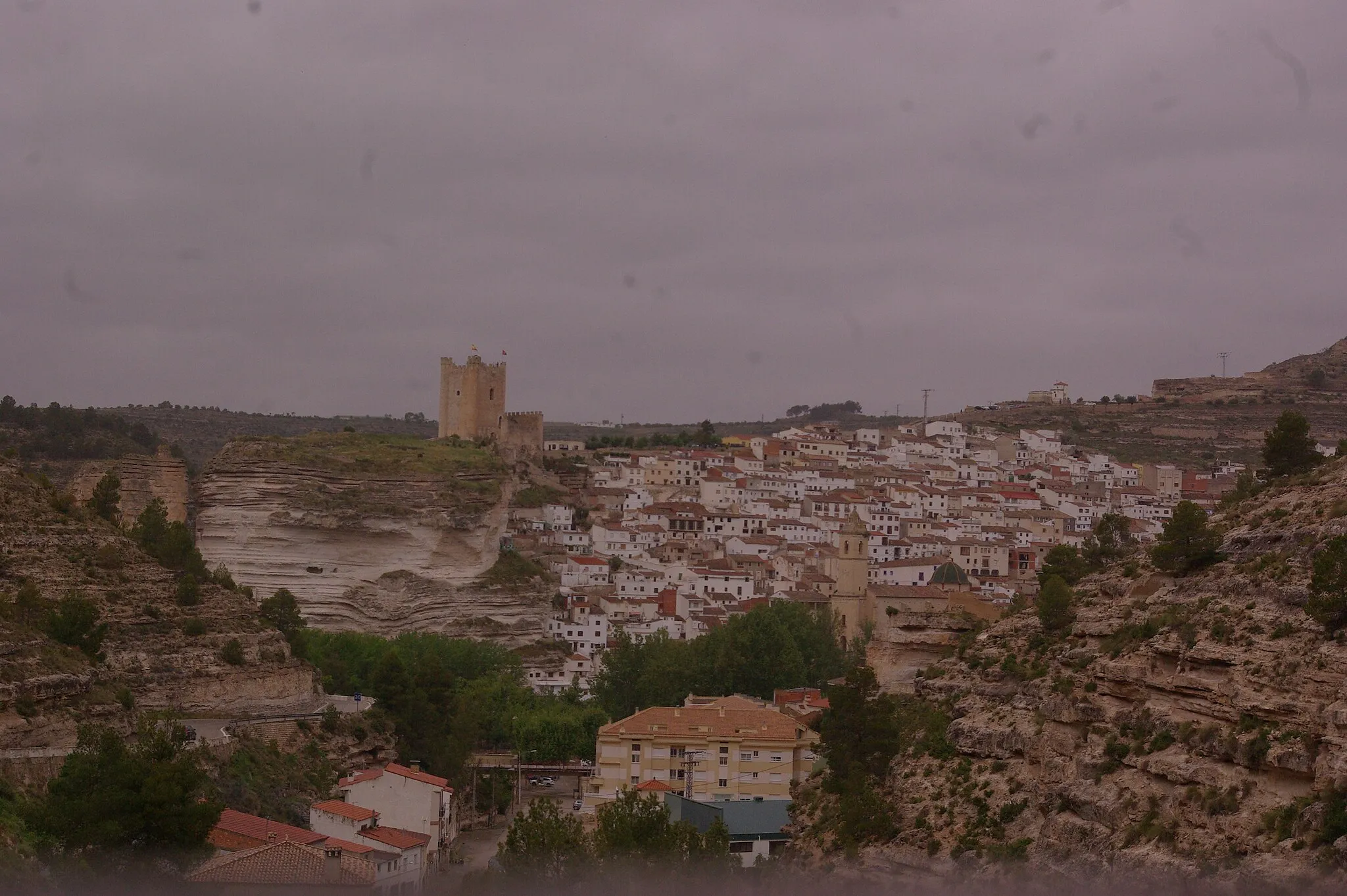 Photo showing: vista panoramica de alcalá del júcar desde casas del cerro