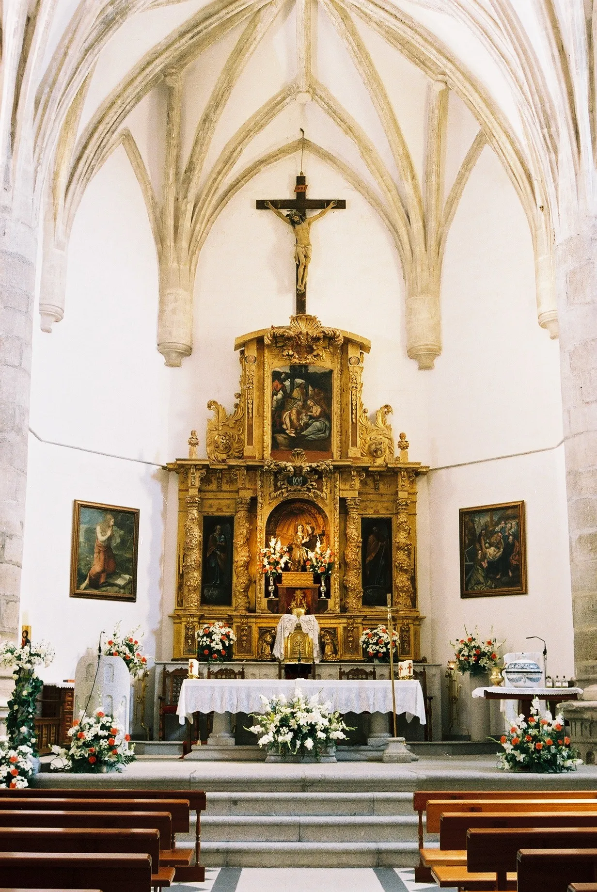 Photo showing: Altar mayor de la iglesia de Menasalbas