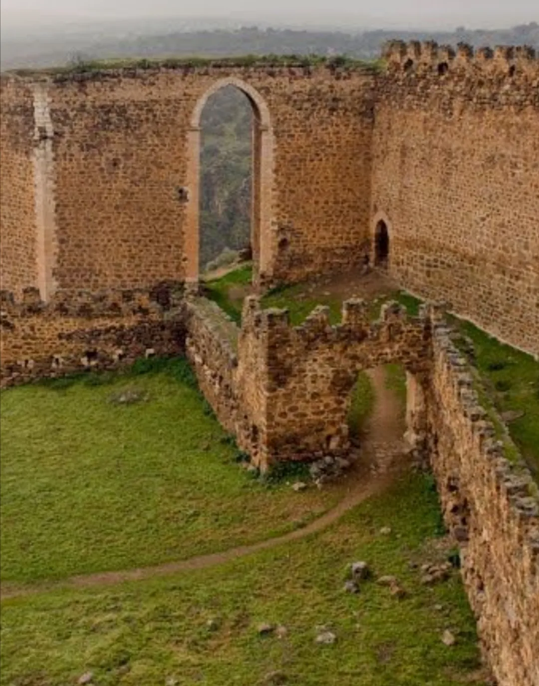 Photo showing: Vista del castillo de Montalbán