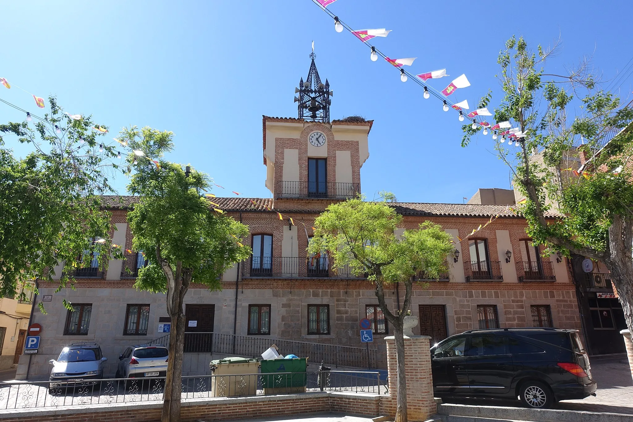 Photo showing: Casa consistorial de Navahermosa (Toledo, España).