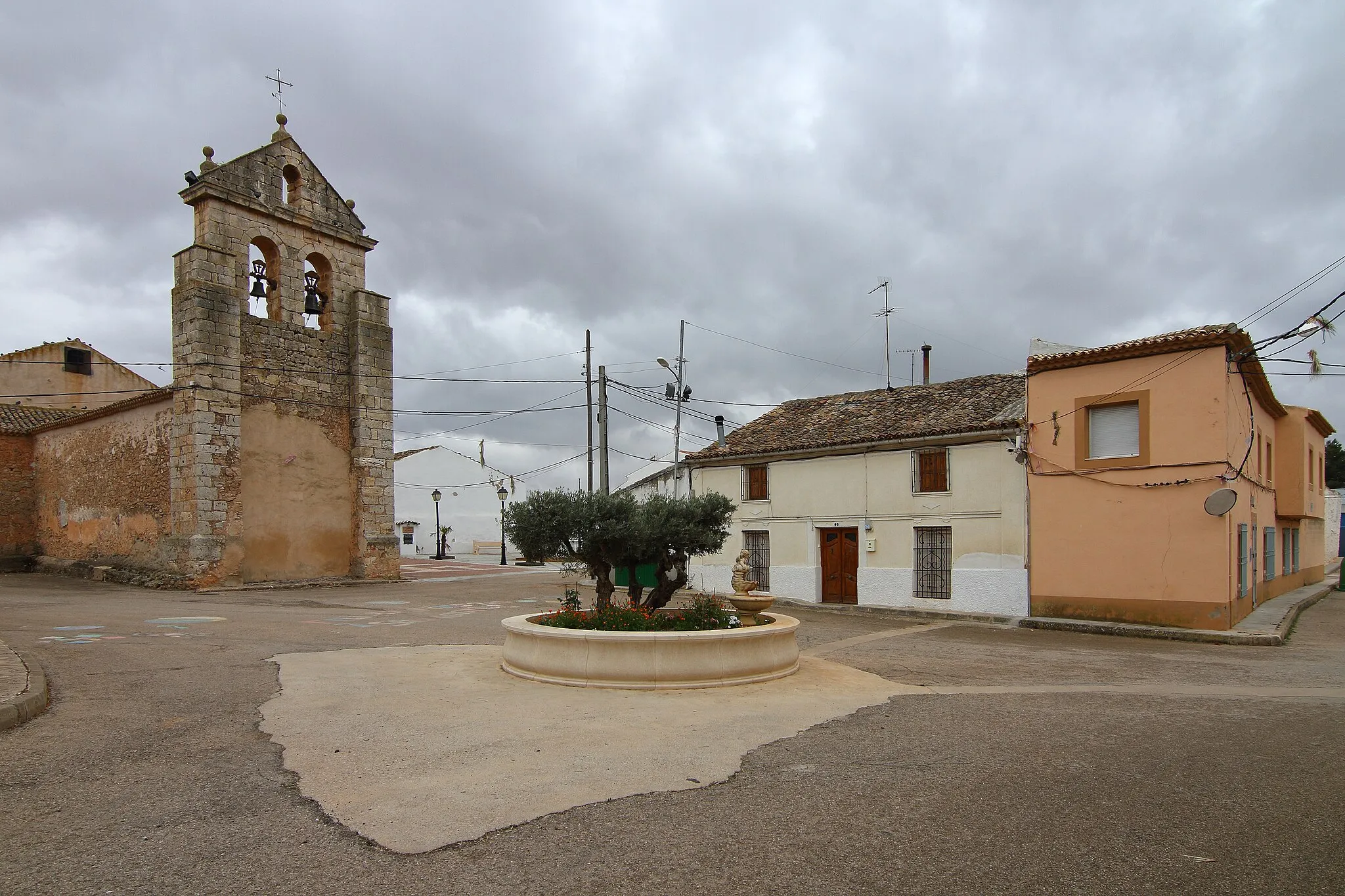 Photo showing: Castillejo de Iniesta, calle de la Iglesia