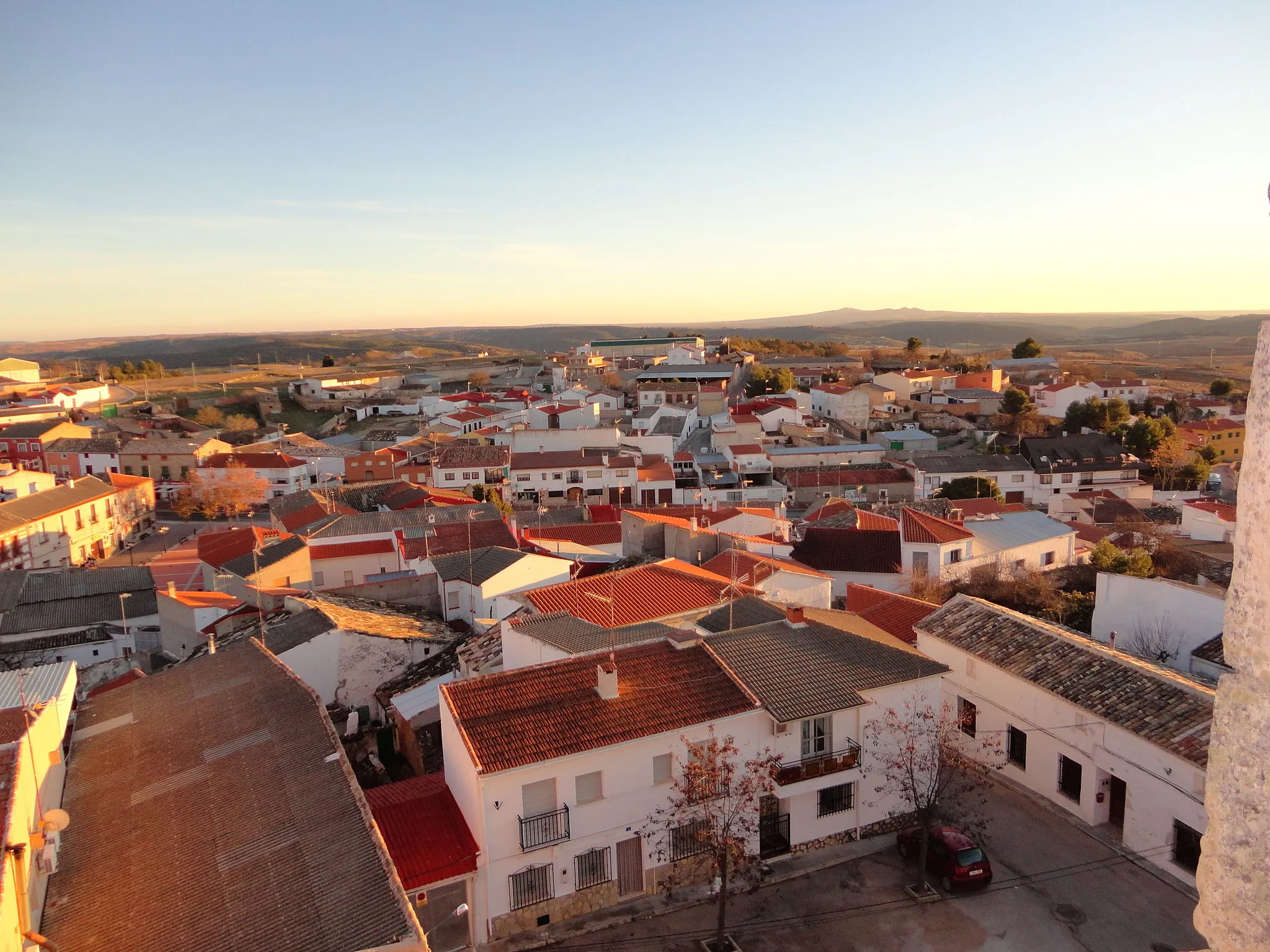 Photo showing: Vista panorámica de Saelices (Cuenca) hacia el sur desde la torre de la iglesia.