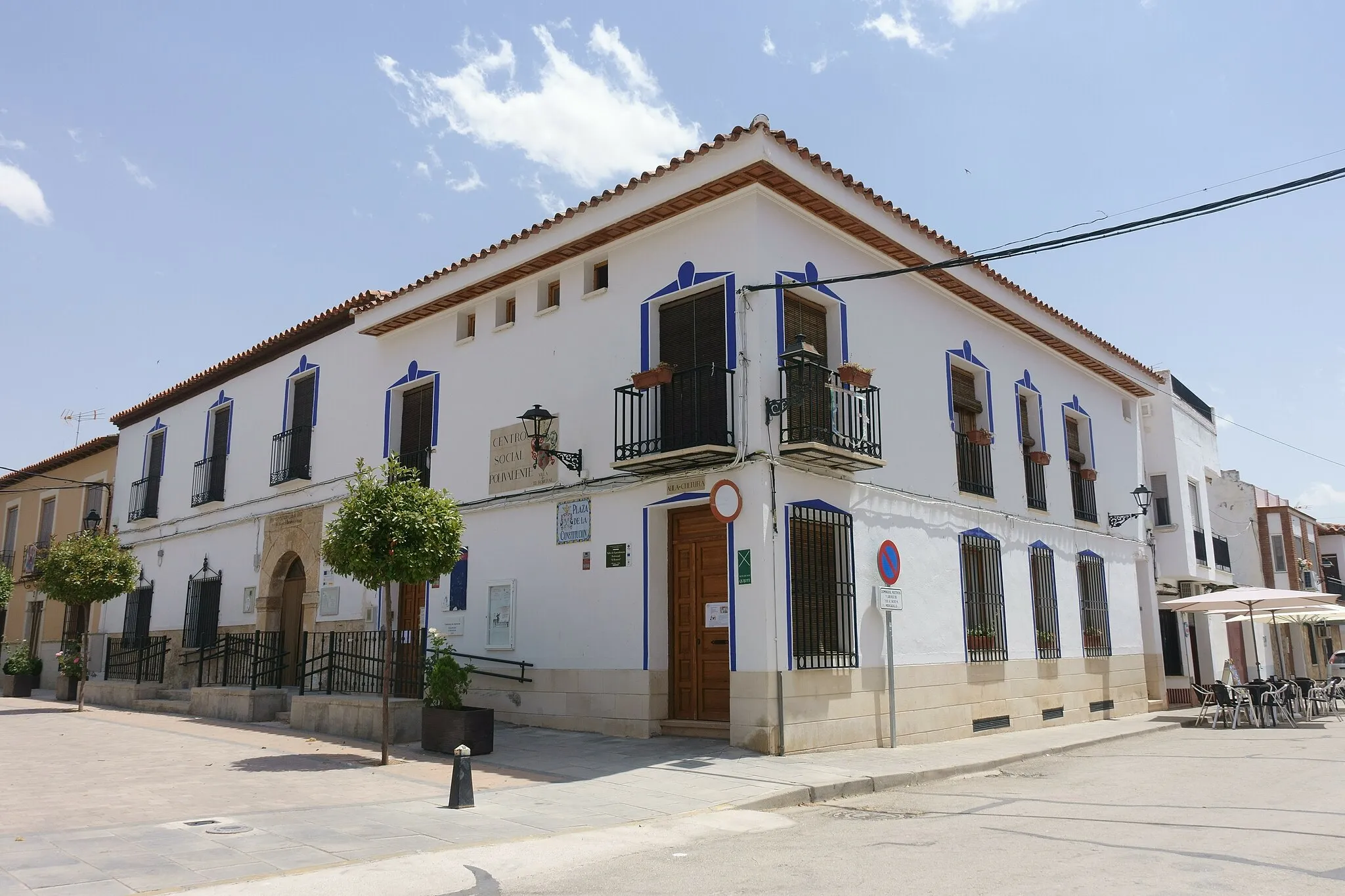 Photo showing: Centro social, sede del consultorio médico, en El Romeral (Toledo, España).