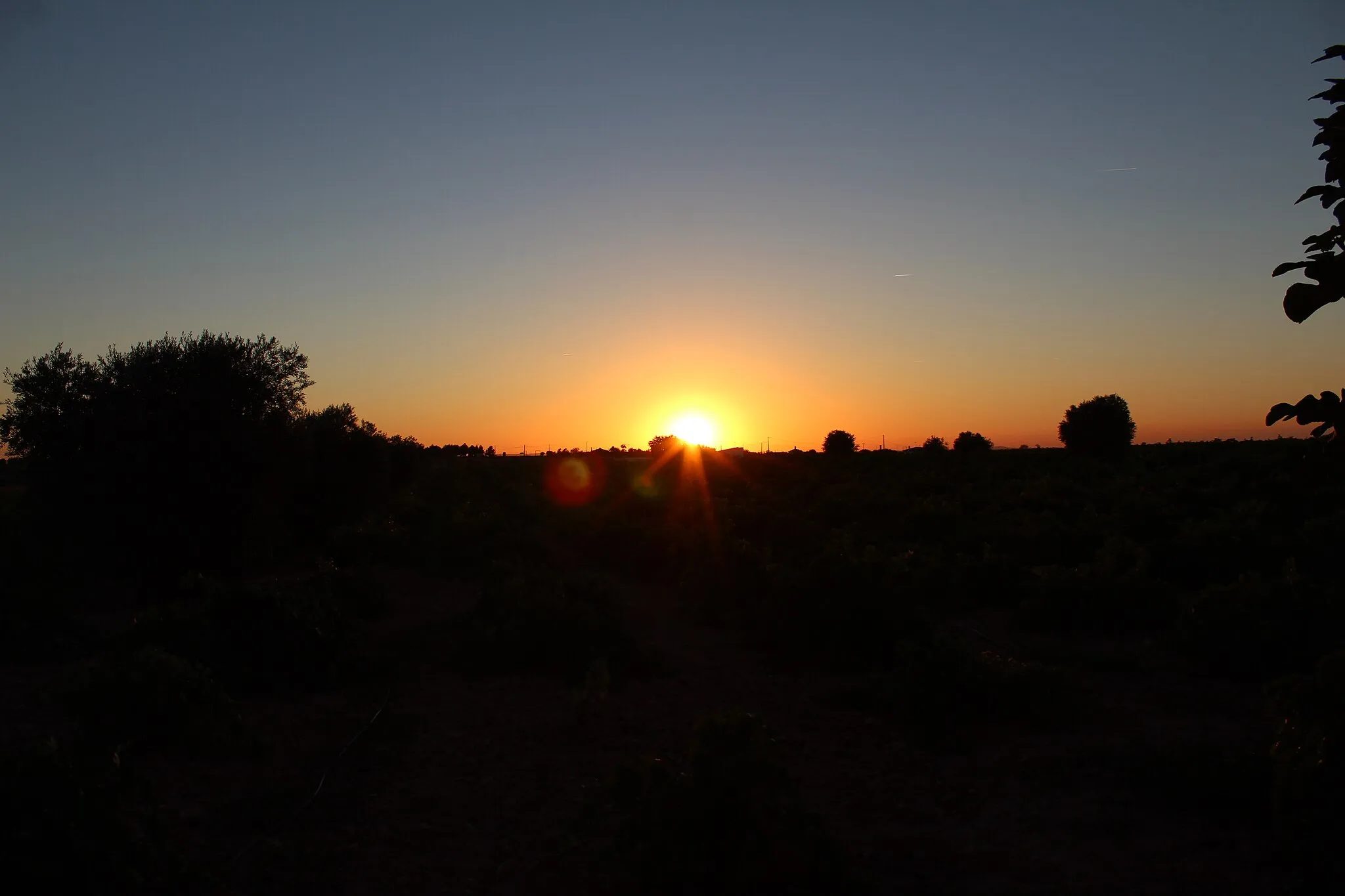 Photo showing: Pôr do Sol do dia 13 de agosto de 2016 na povoação castelhana e manchega de Quintanar de la Orden, Toledo, Espanha.