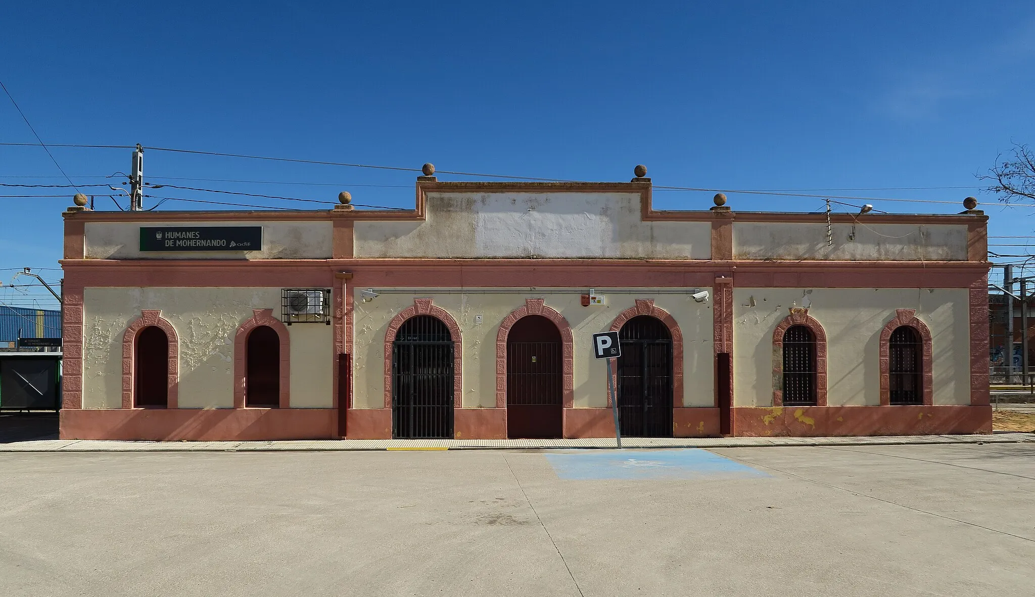 Photo showing: Estación de Humanes de Mohernando, fachada pincipal