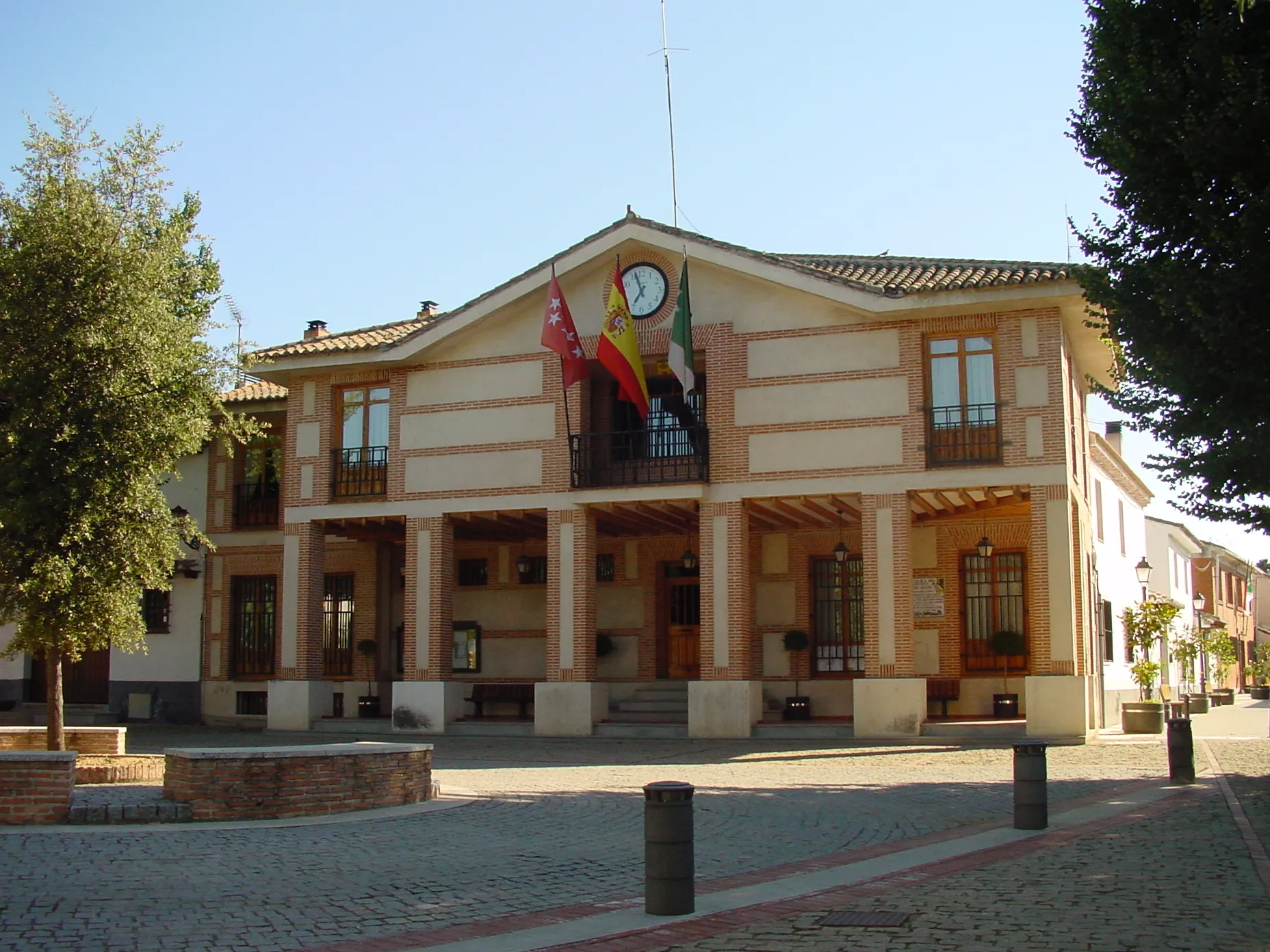 Photo showing: Ayuntamiento de Cubas de la Sagra.