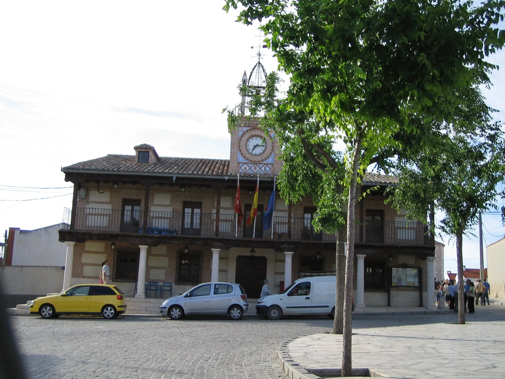 Photo showing: Ayuntamiento de Casarrubuelos.