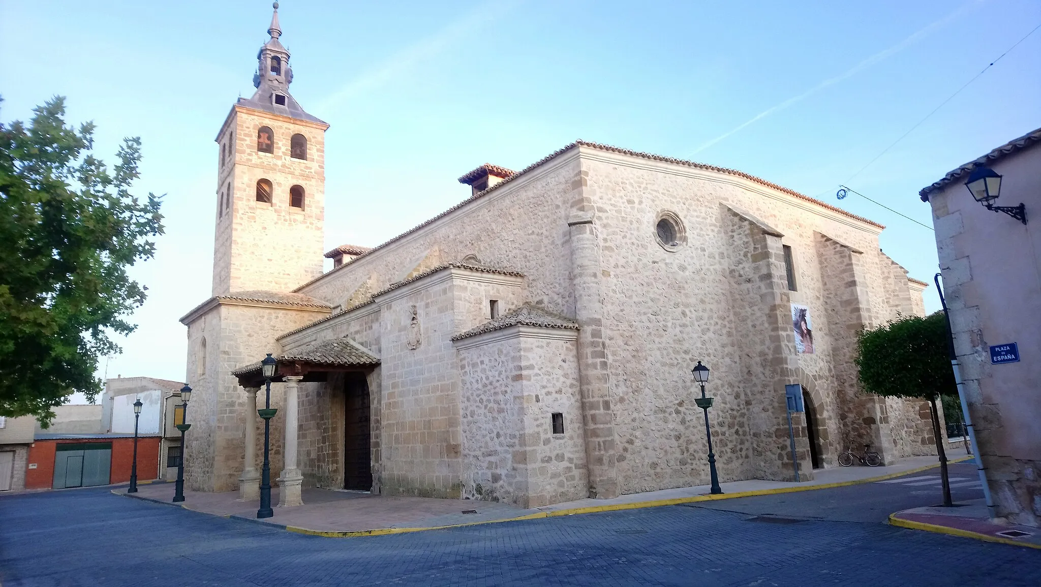 Photo showing: Iglesia parroquial de San Martín Obispo