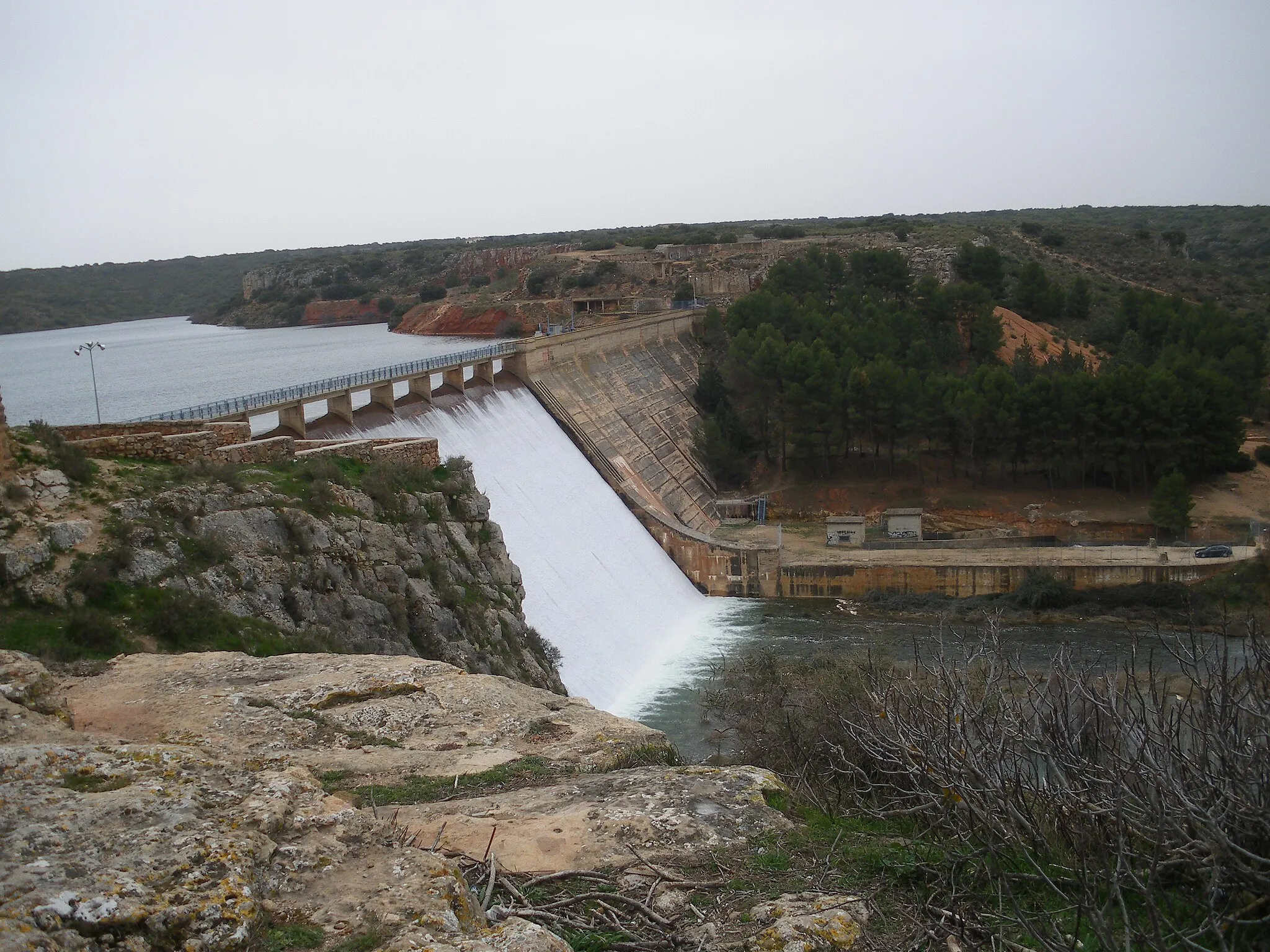 Photo showing: Embalse de Peñarroya, provincia de Ciudad Real, Castilla-La Mancha, España.