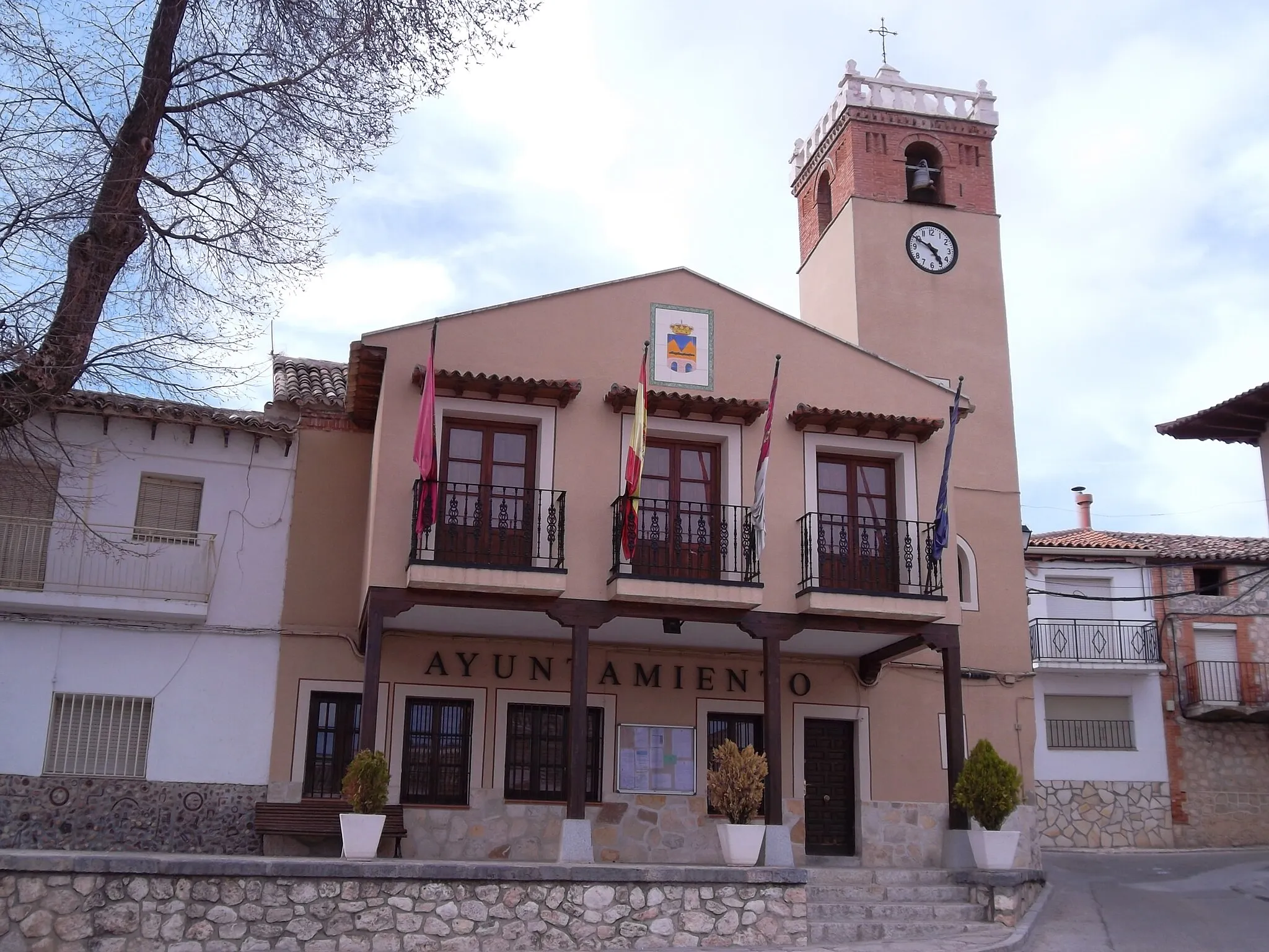 Photo showing: Aranzueque-Ayuntamiento y torre