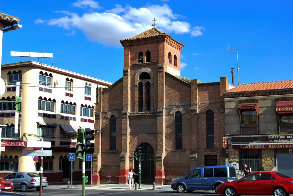 Photo showing: Holy Family Church, in Estación Neighborhood of Guadalajara, Spain.