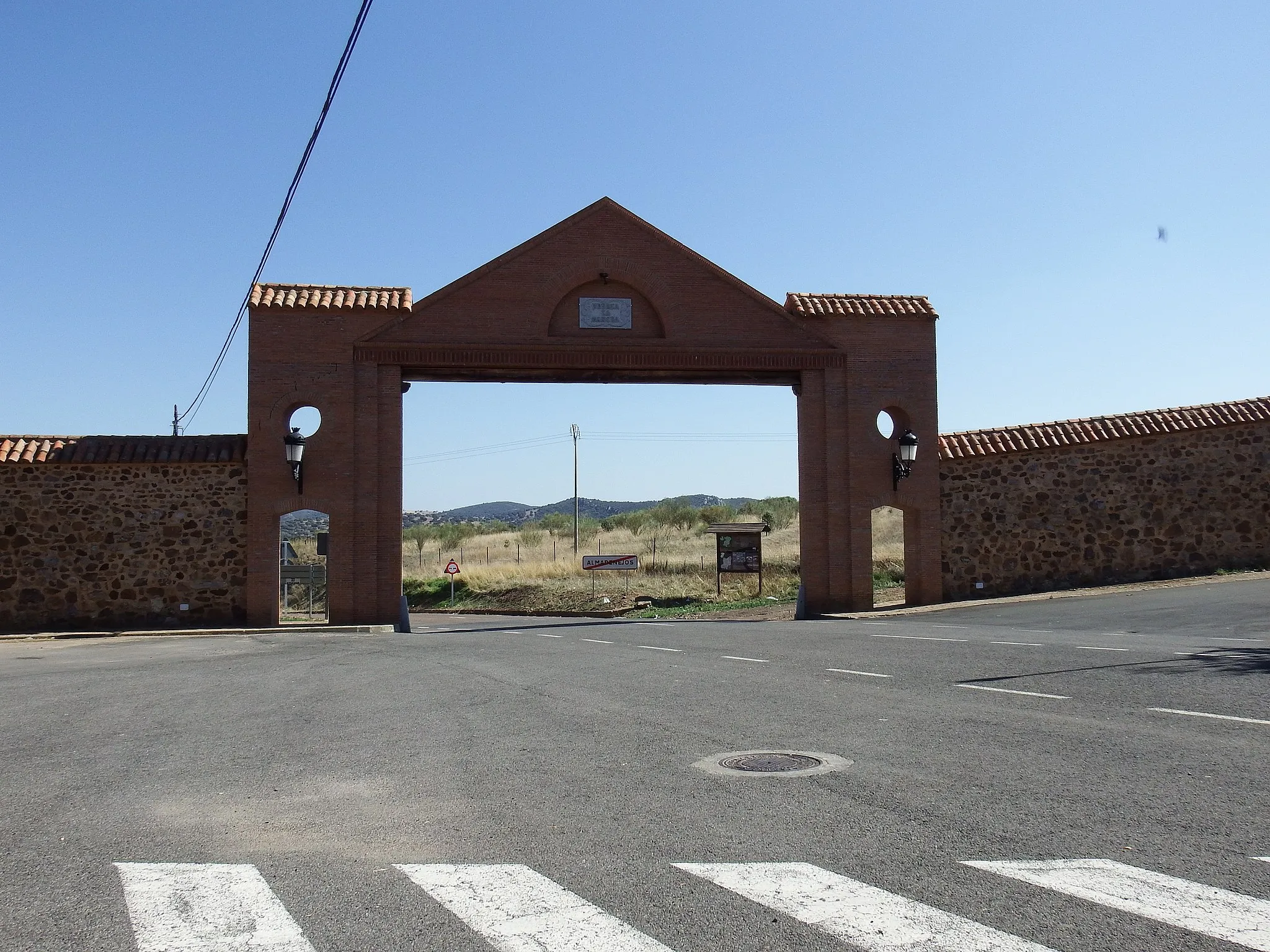 Photo showing: Puerta de la Mancha, Almadenejos