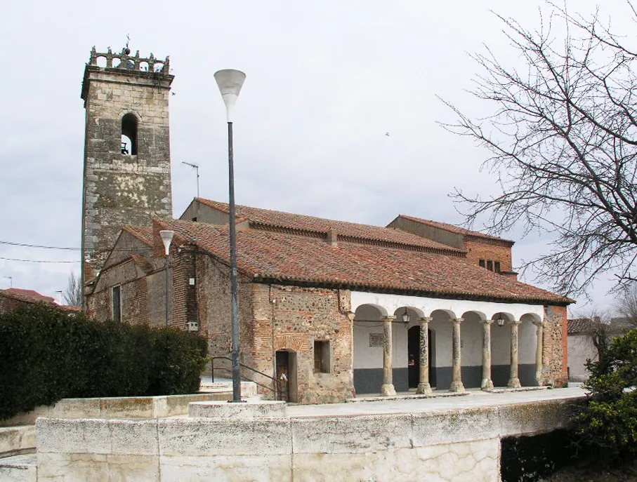 Photo showing: Usanos, Provincia de Guadalajara, Castilla-La Mancha, Spain. Iglesia.

The photo was taken the 8th of April 2004 by Håkan Svensson (Xauxa)