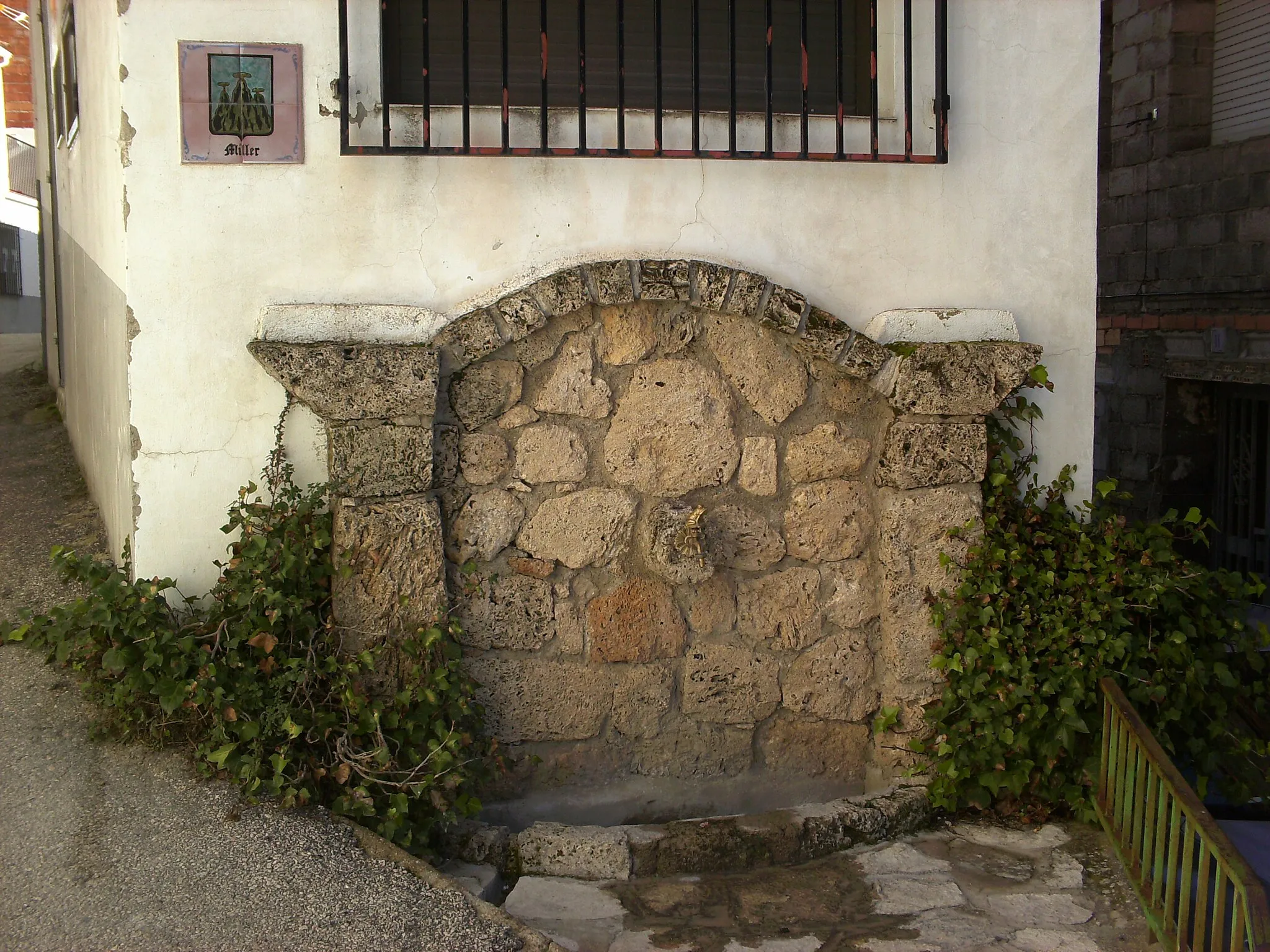 Photo showing: Fuente pública en la aldea de Miller, en Santiago-Pontones (provincia de Jaén).
