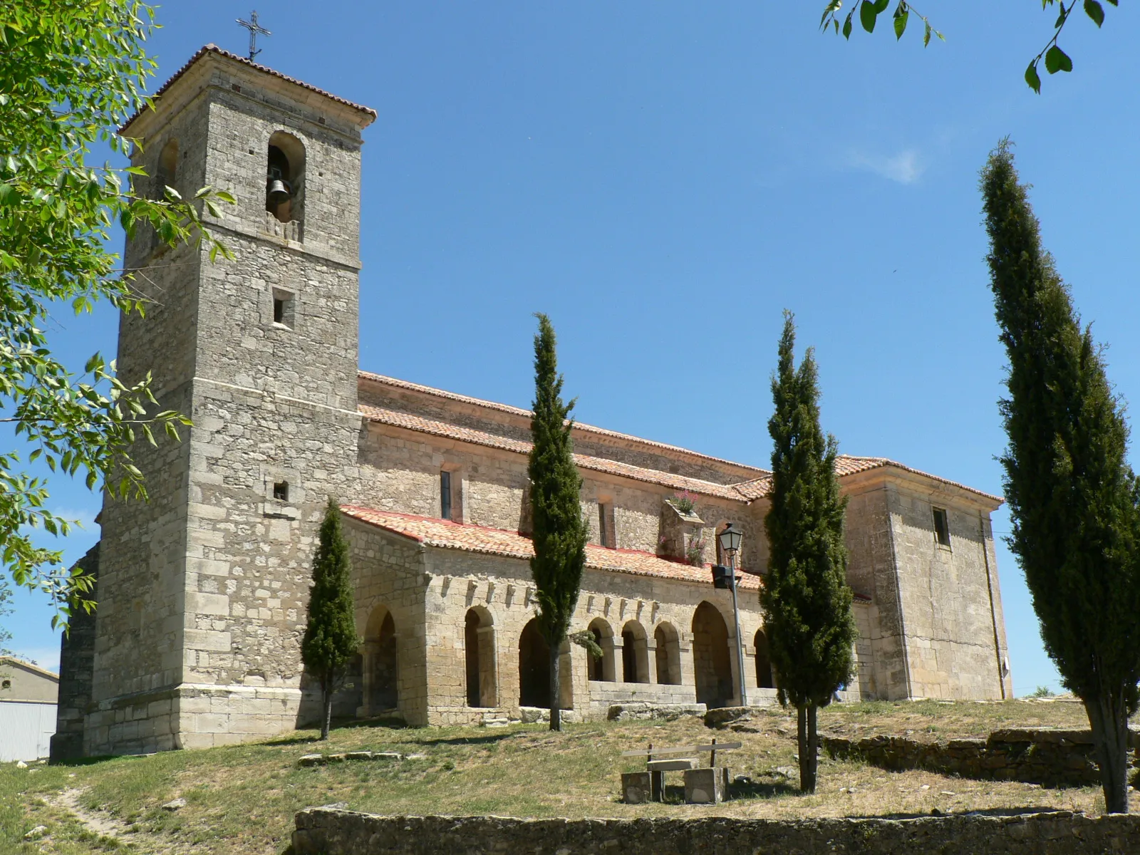 Photo showing: Iglesia románica del siglo XVI, en Tamajón, provincia de Guadalajara (España)